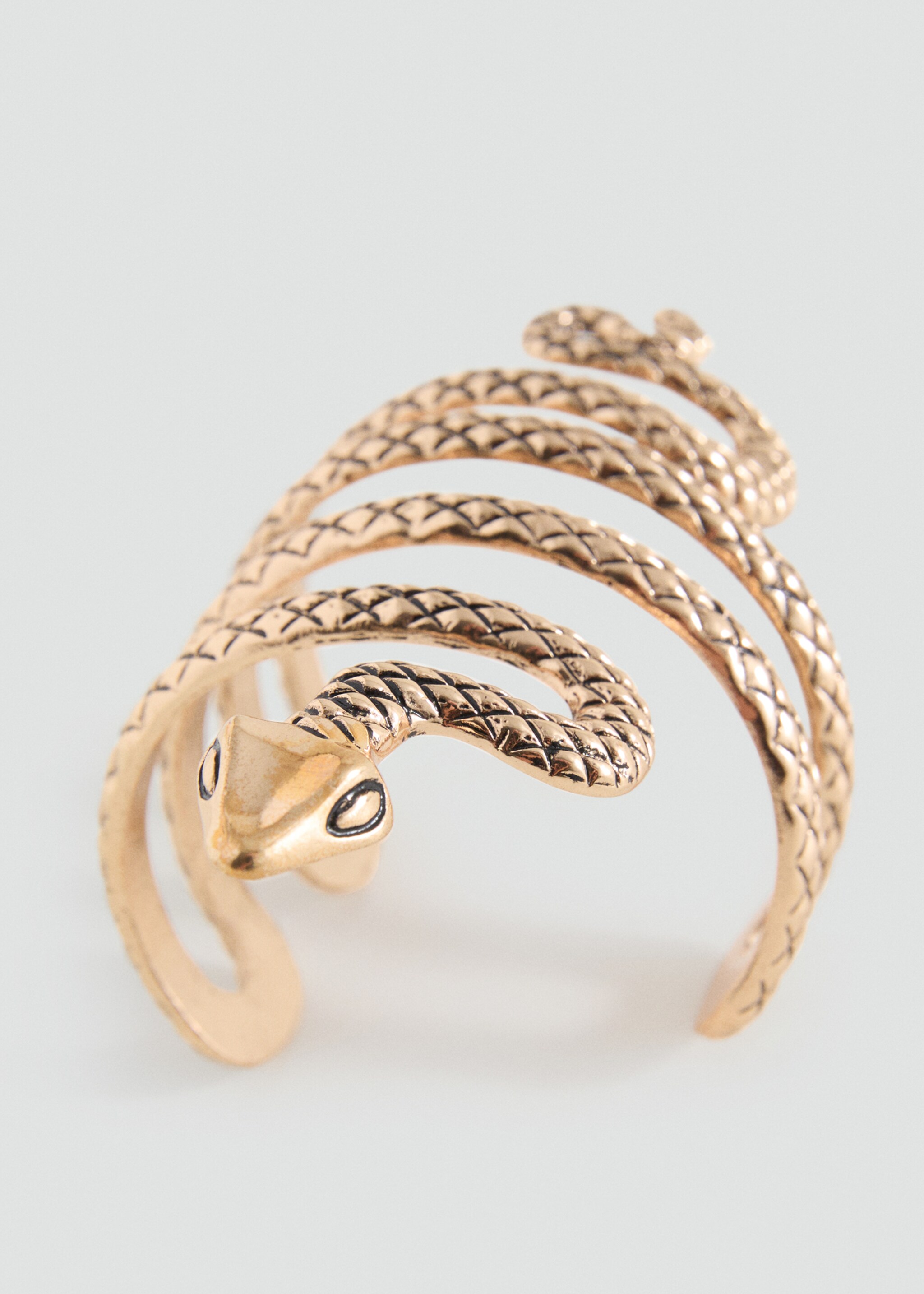 Bracelet manchette serpent - Plan moyen