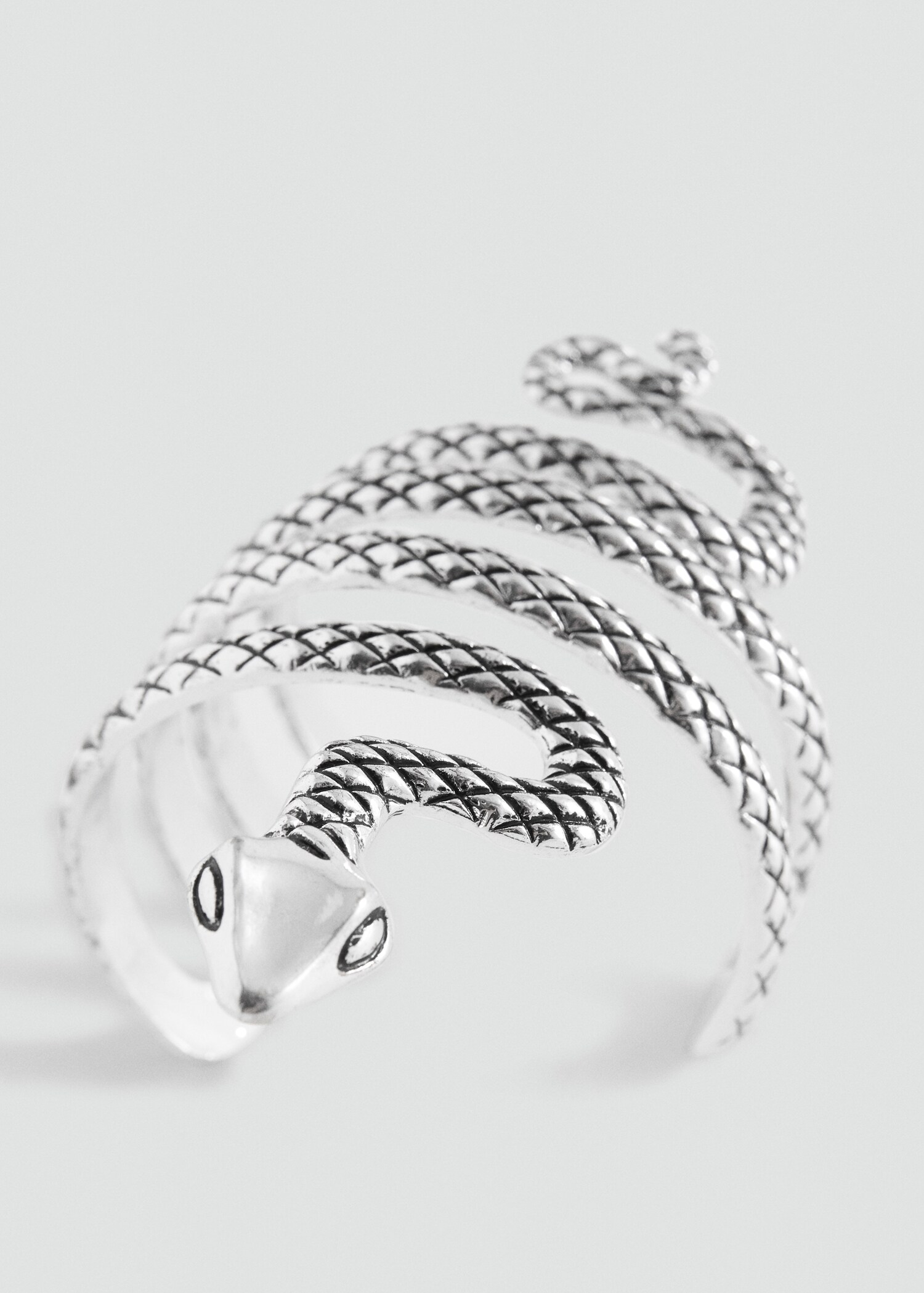 Bracelet manchette serpent - Plan moyen