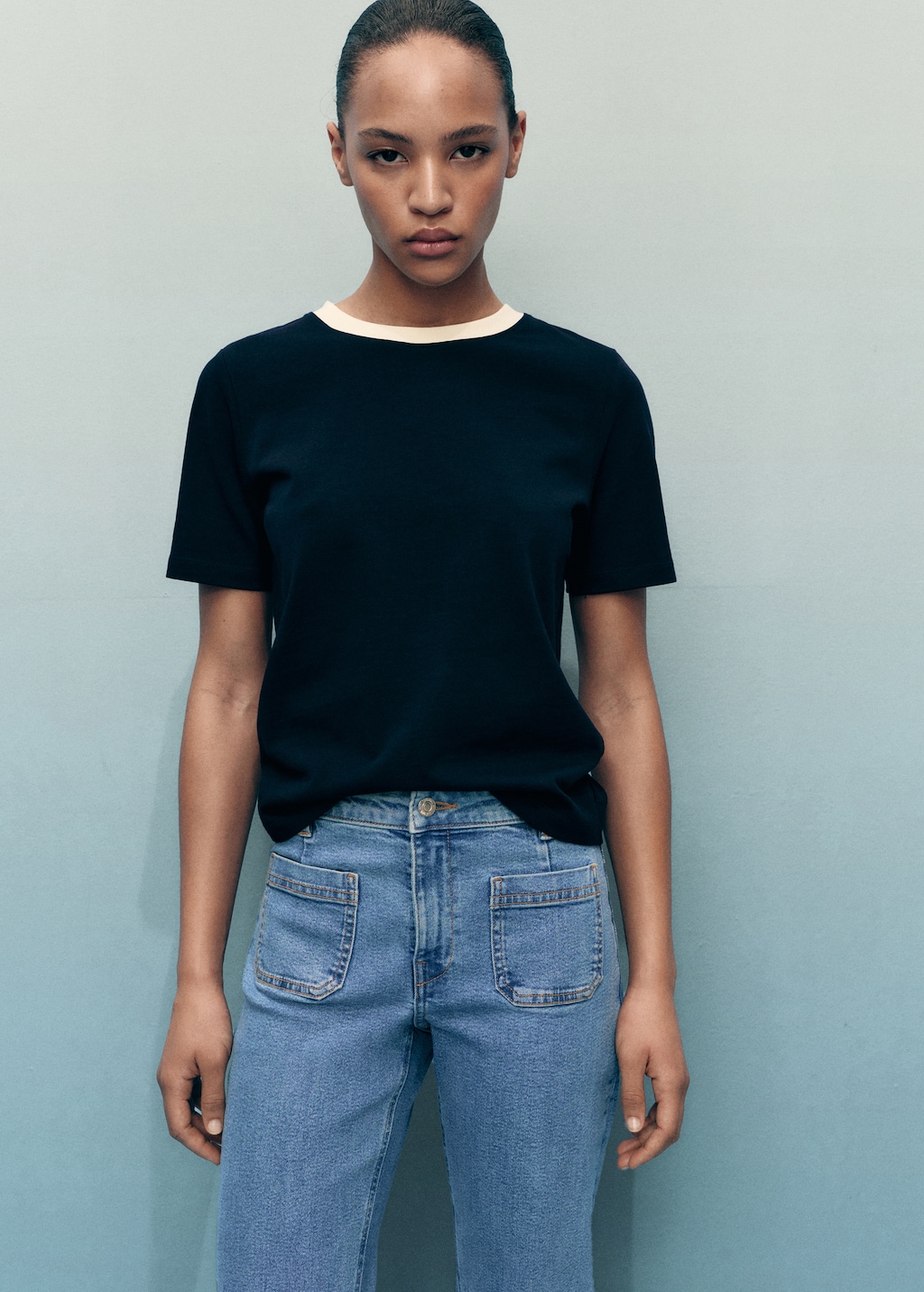 Flared cropped jeans with pockets