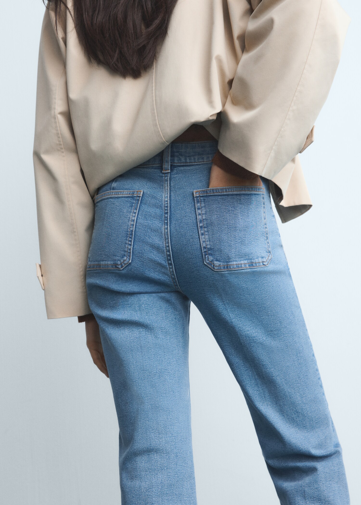 Flared cropped jeans with pockets - Details of the article 6