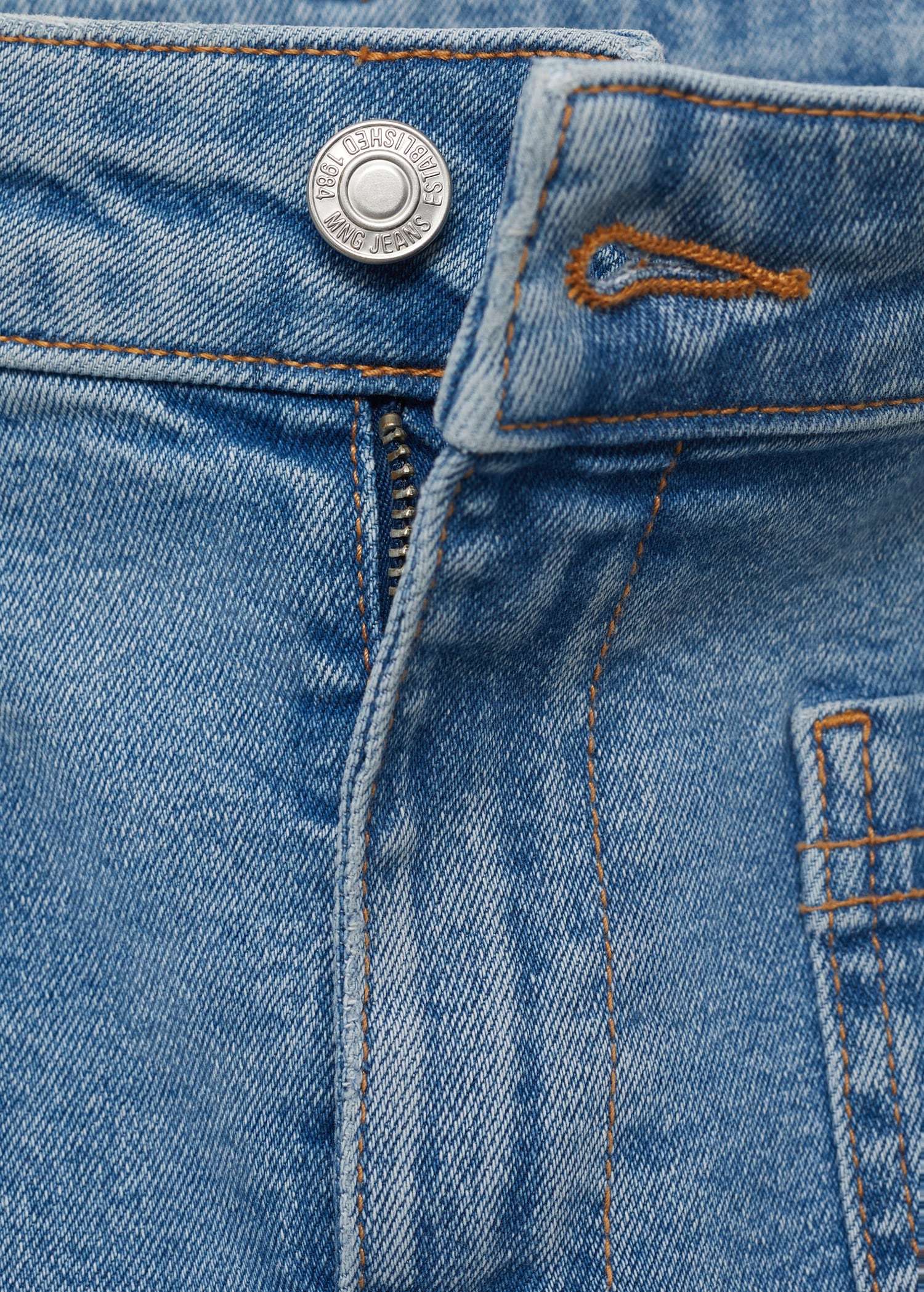 Flared-Jeans mit Taschen in Cropped-Länge - Detail des Artikels 8