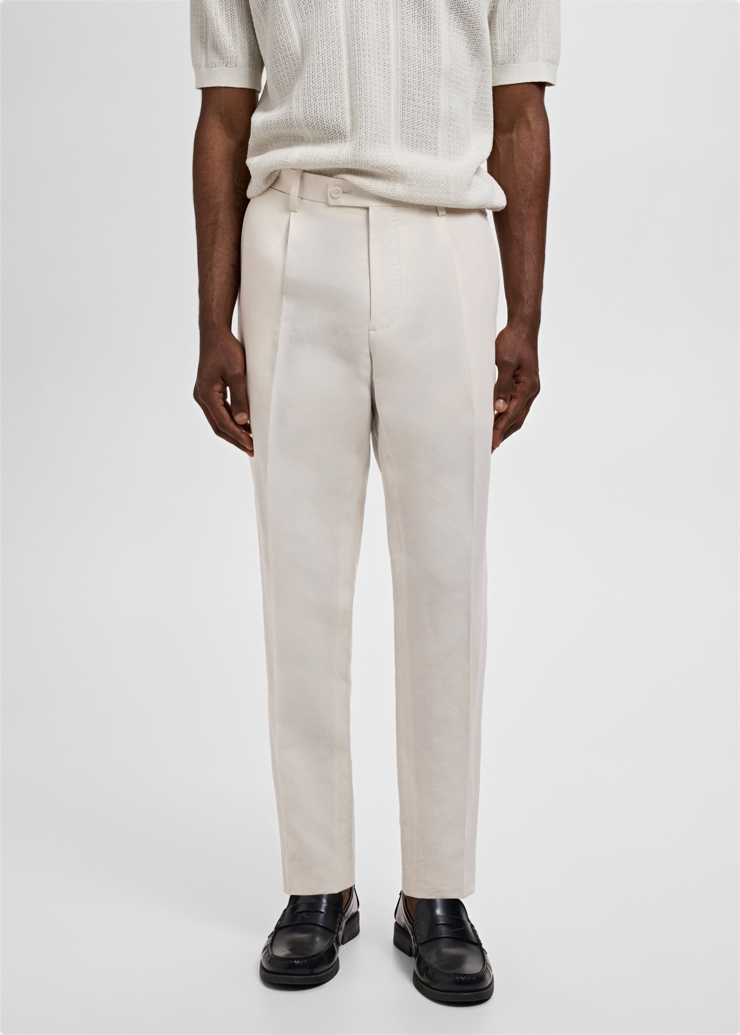 Slim-fit pleated linen trousers - Main Image