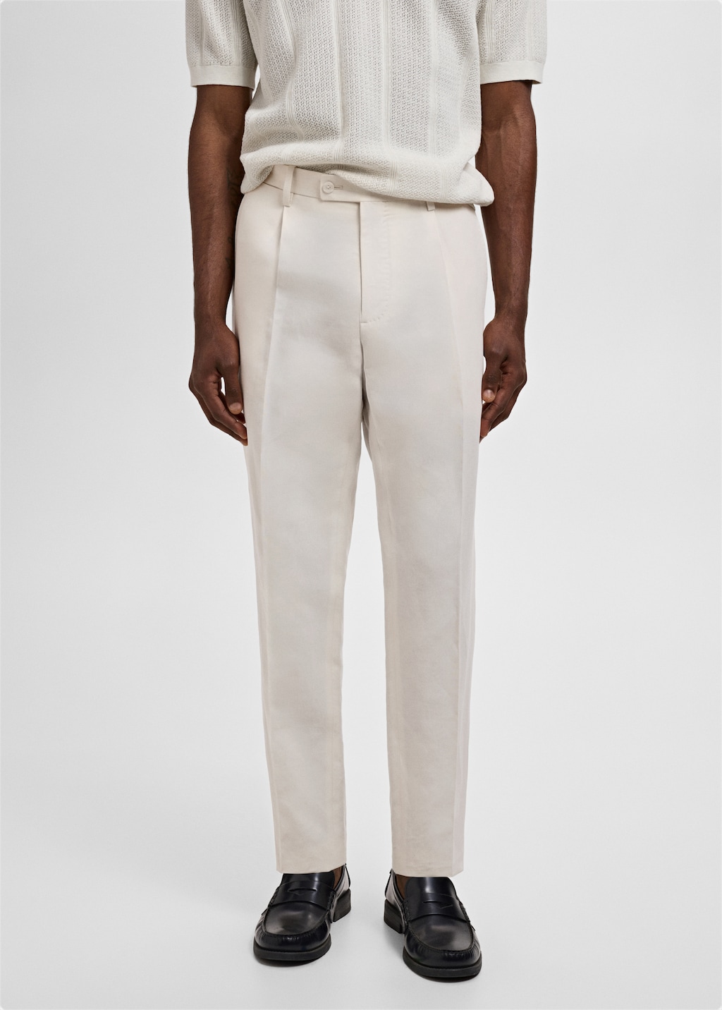 Slim-fit pleated linen pants