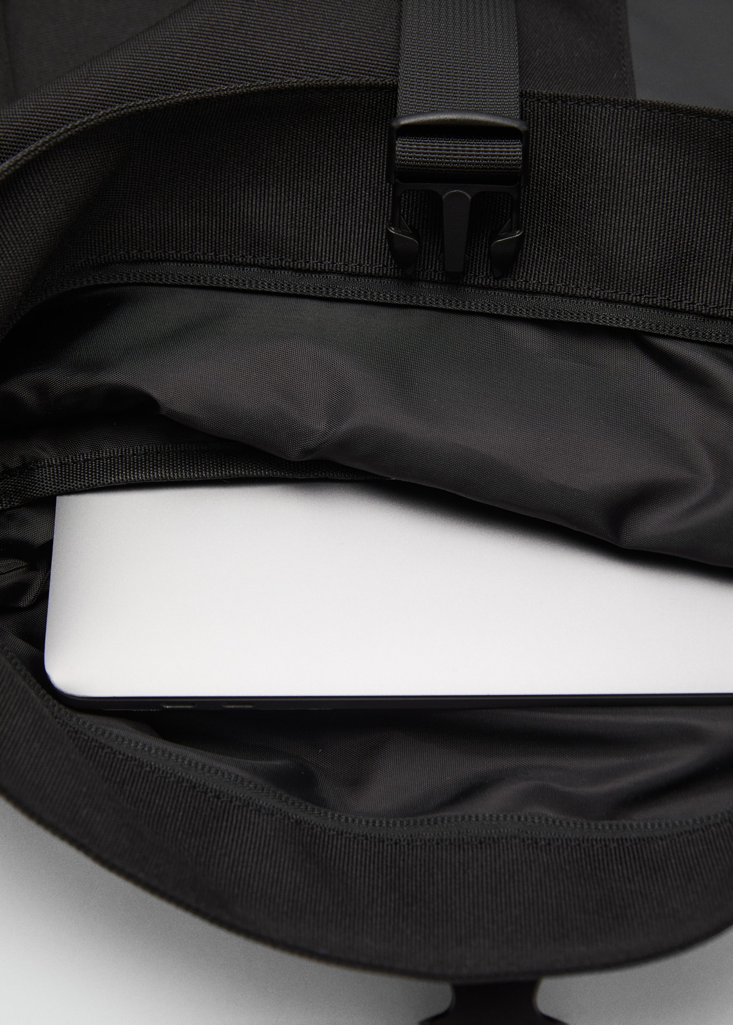 Flap Backpack - Details of the article 3