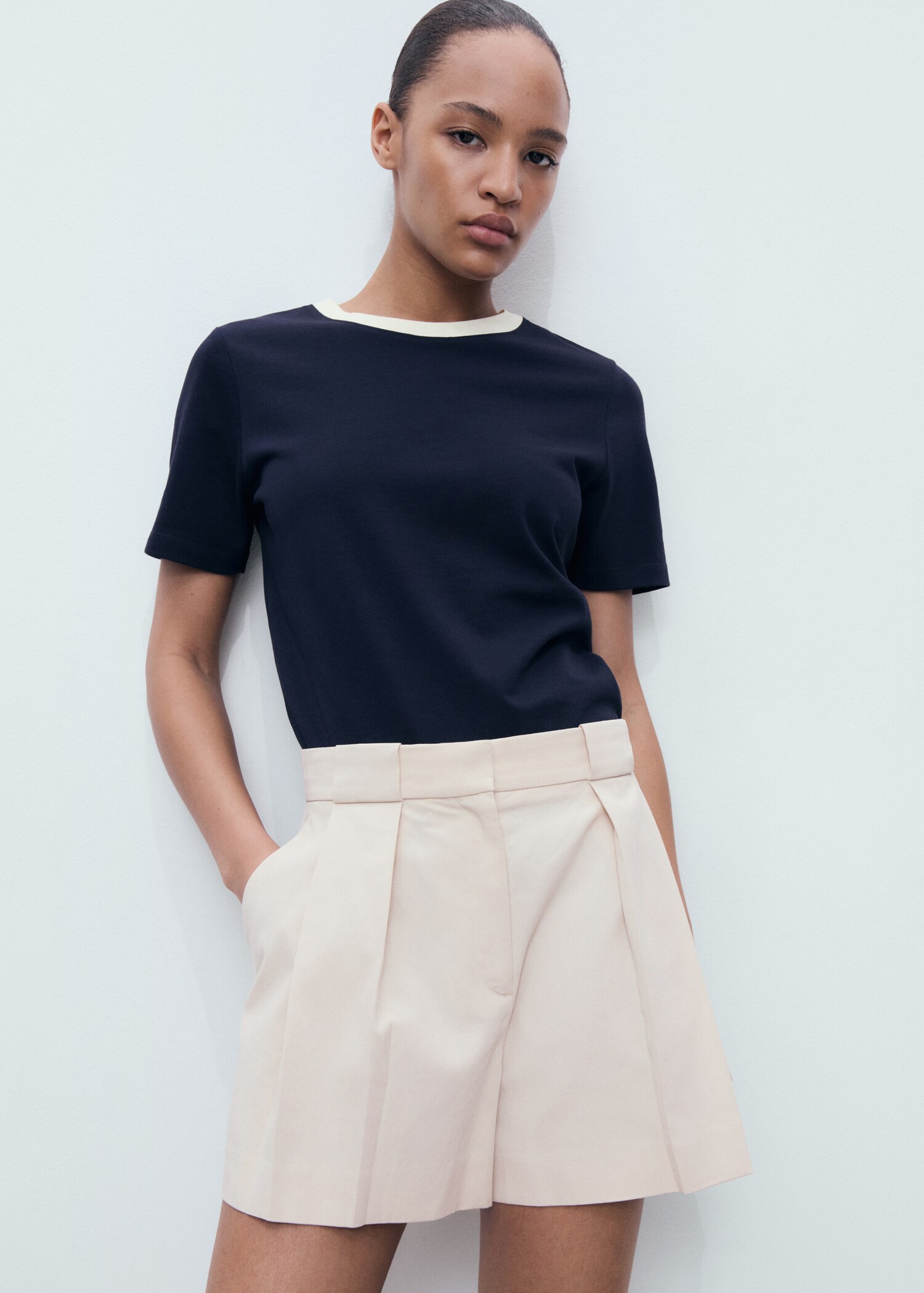 Pleated suit shorts - Details of the article 1