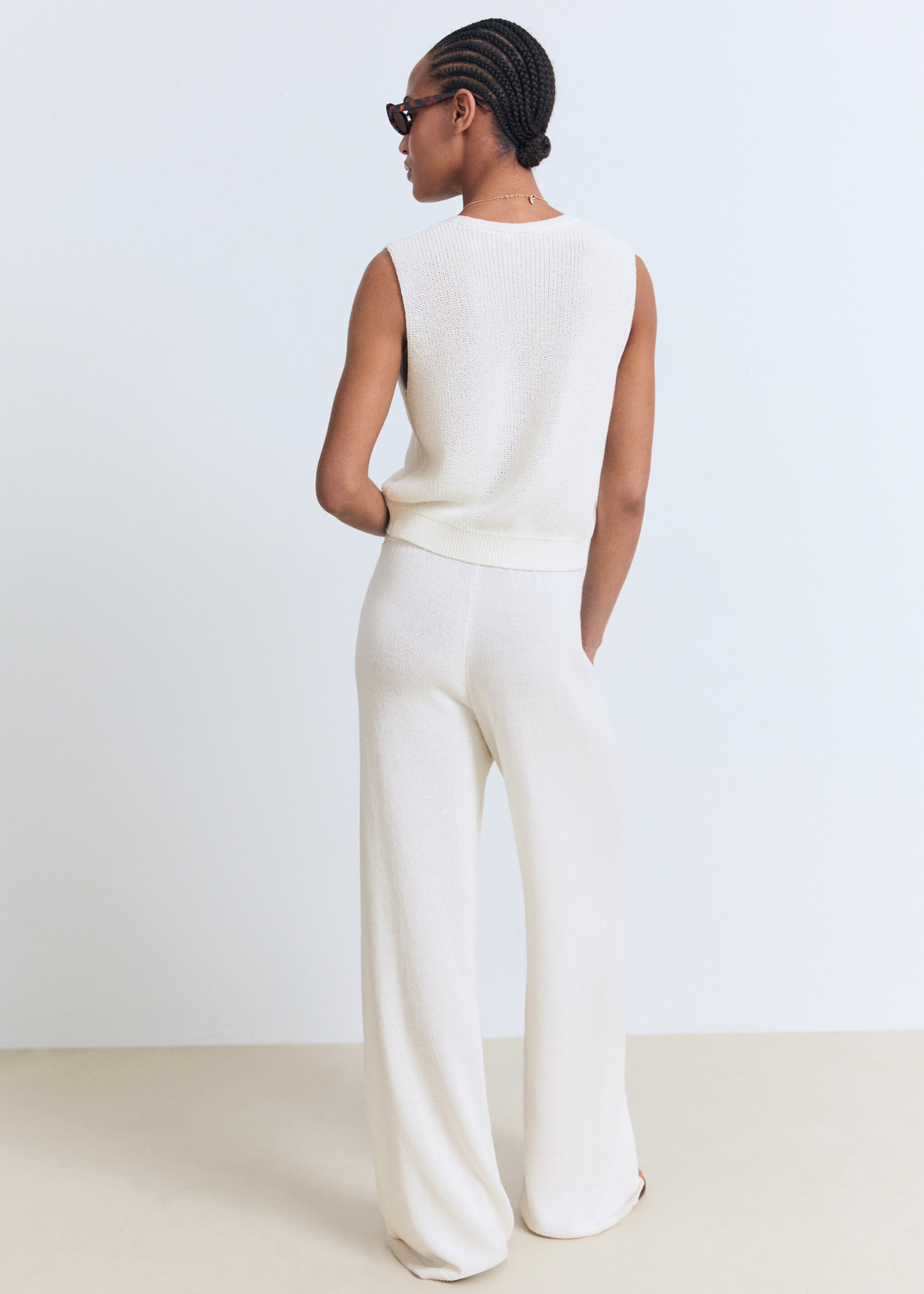 Straight knitted trousers - Reverse of the article