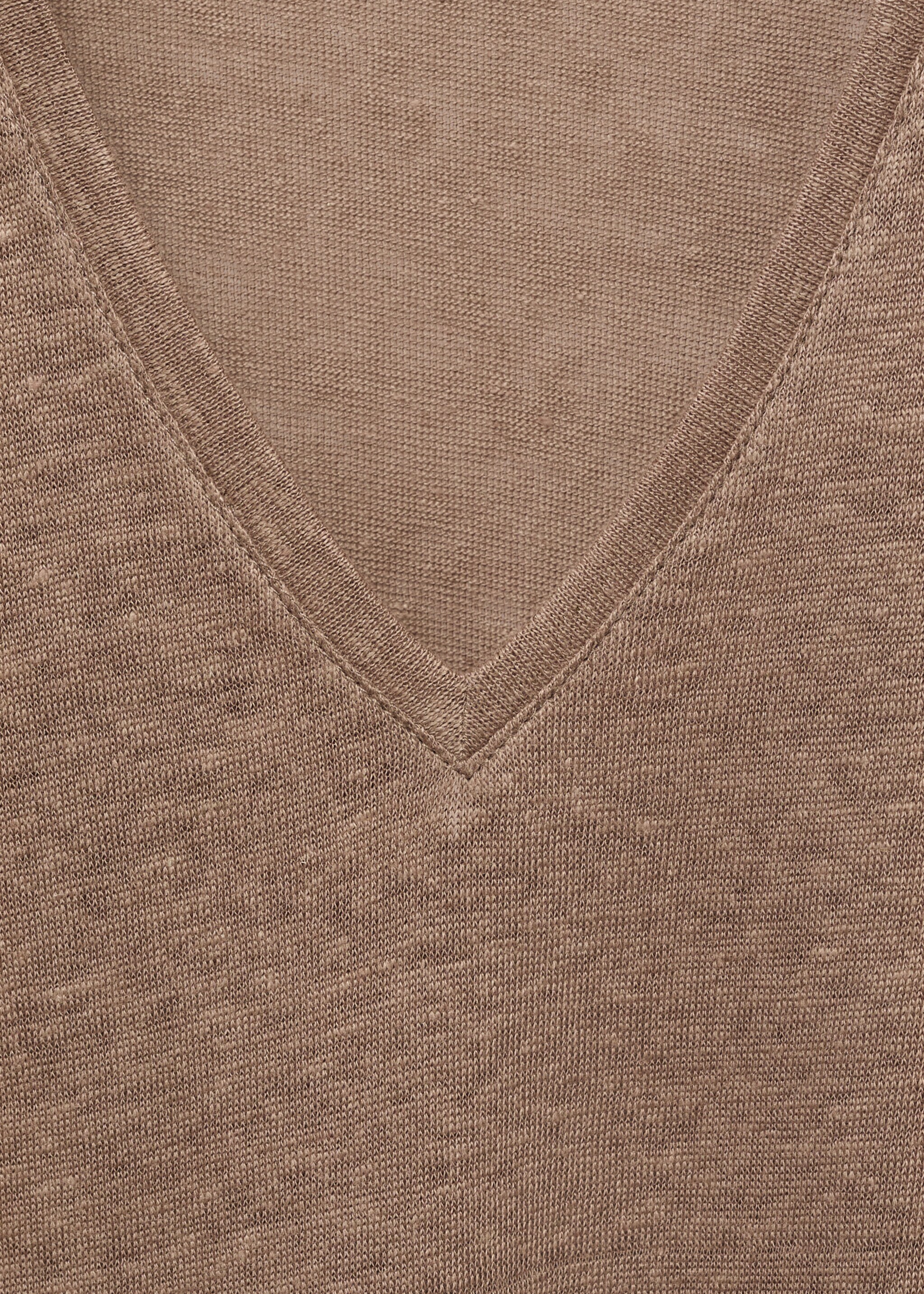 V-neck linen t-shirt - Details of the article 8