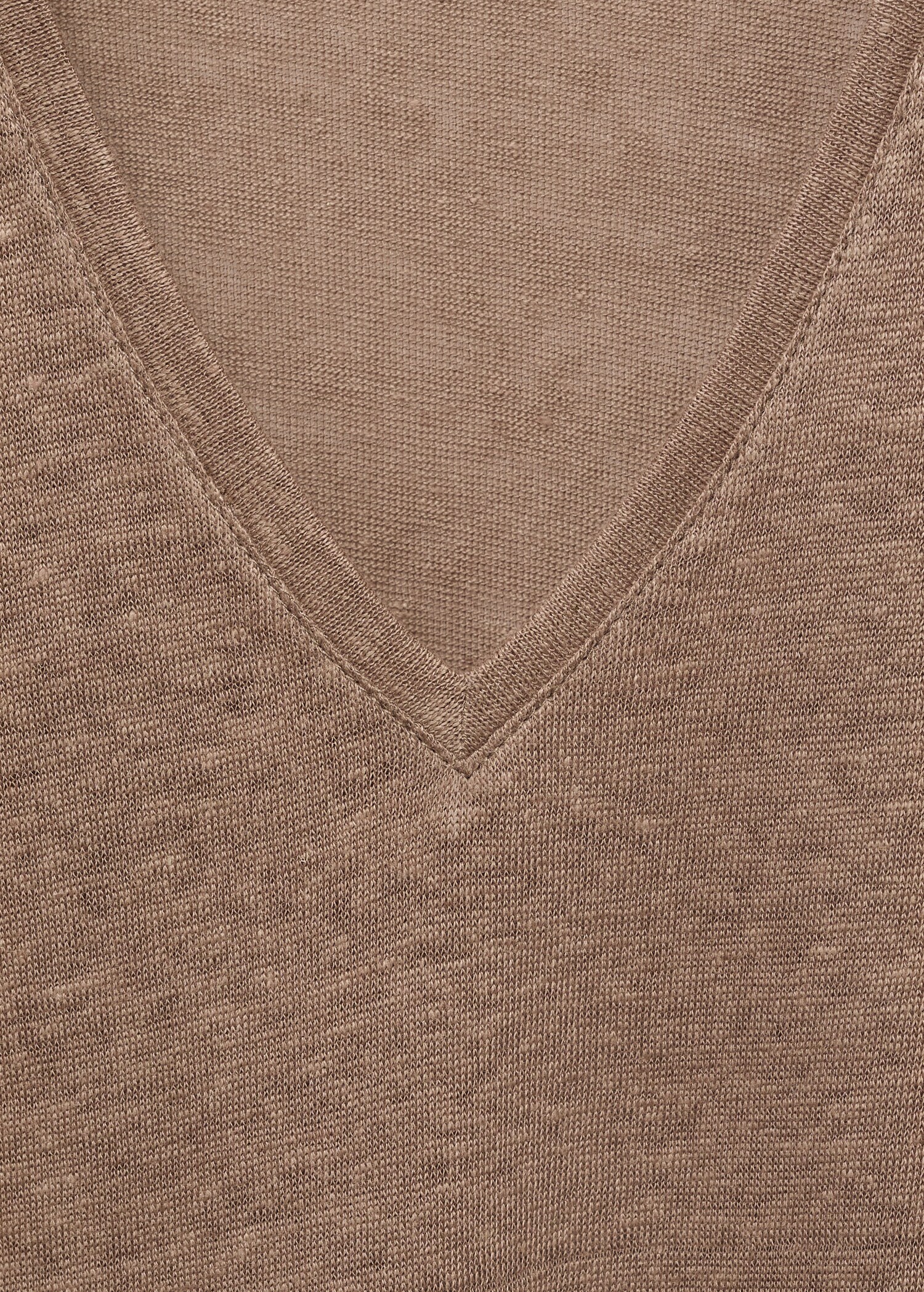 V-neck linen t-shirt - Details of the article 8