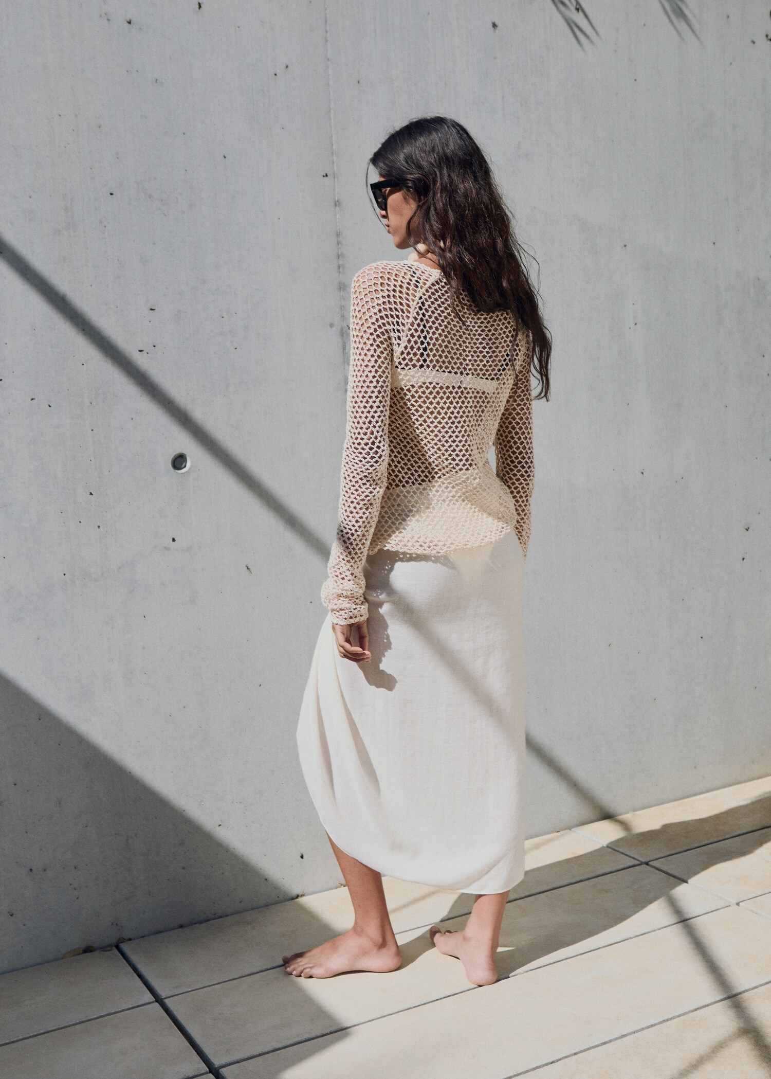 Long-sleeved crochet sweater - Reverse of the article
