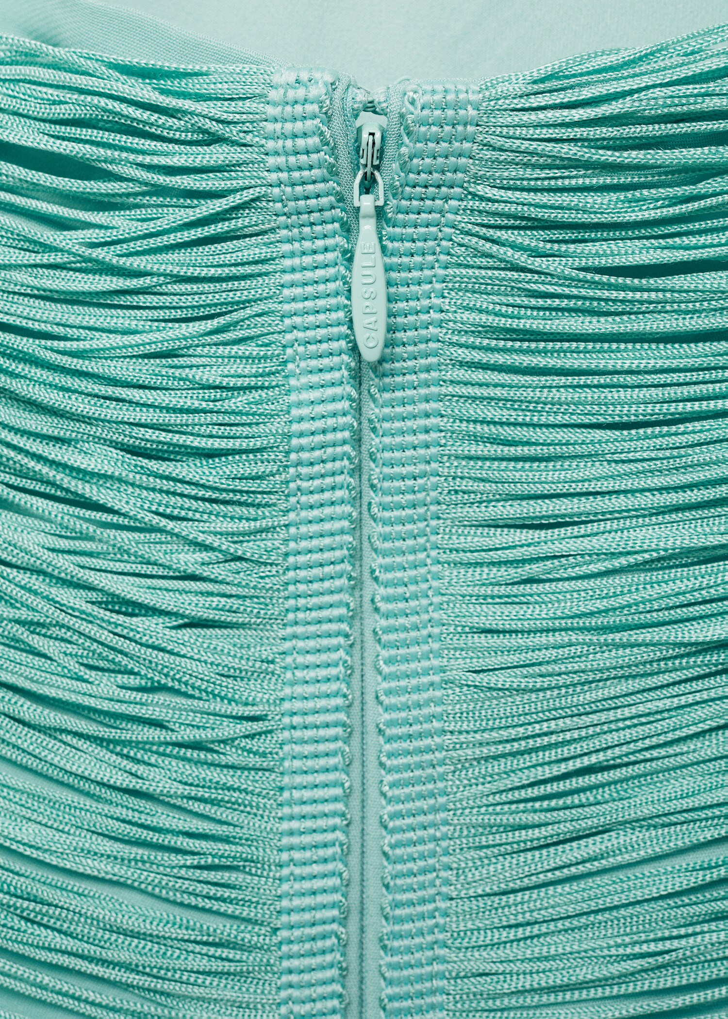 Fringed dress with low back - Details of the article 0