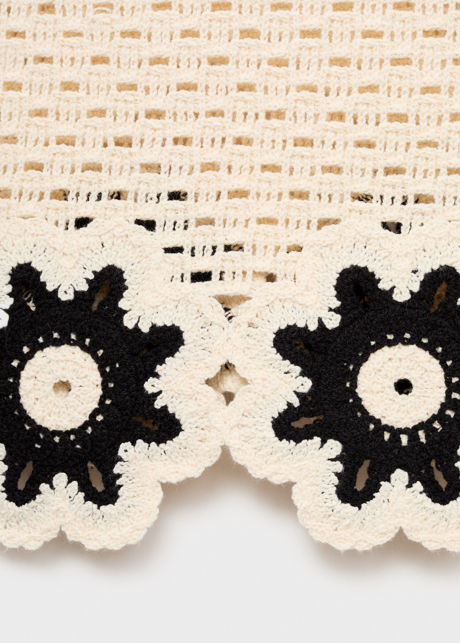 Crochet top with floral finishes - Dettaglio dell'articolo 0