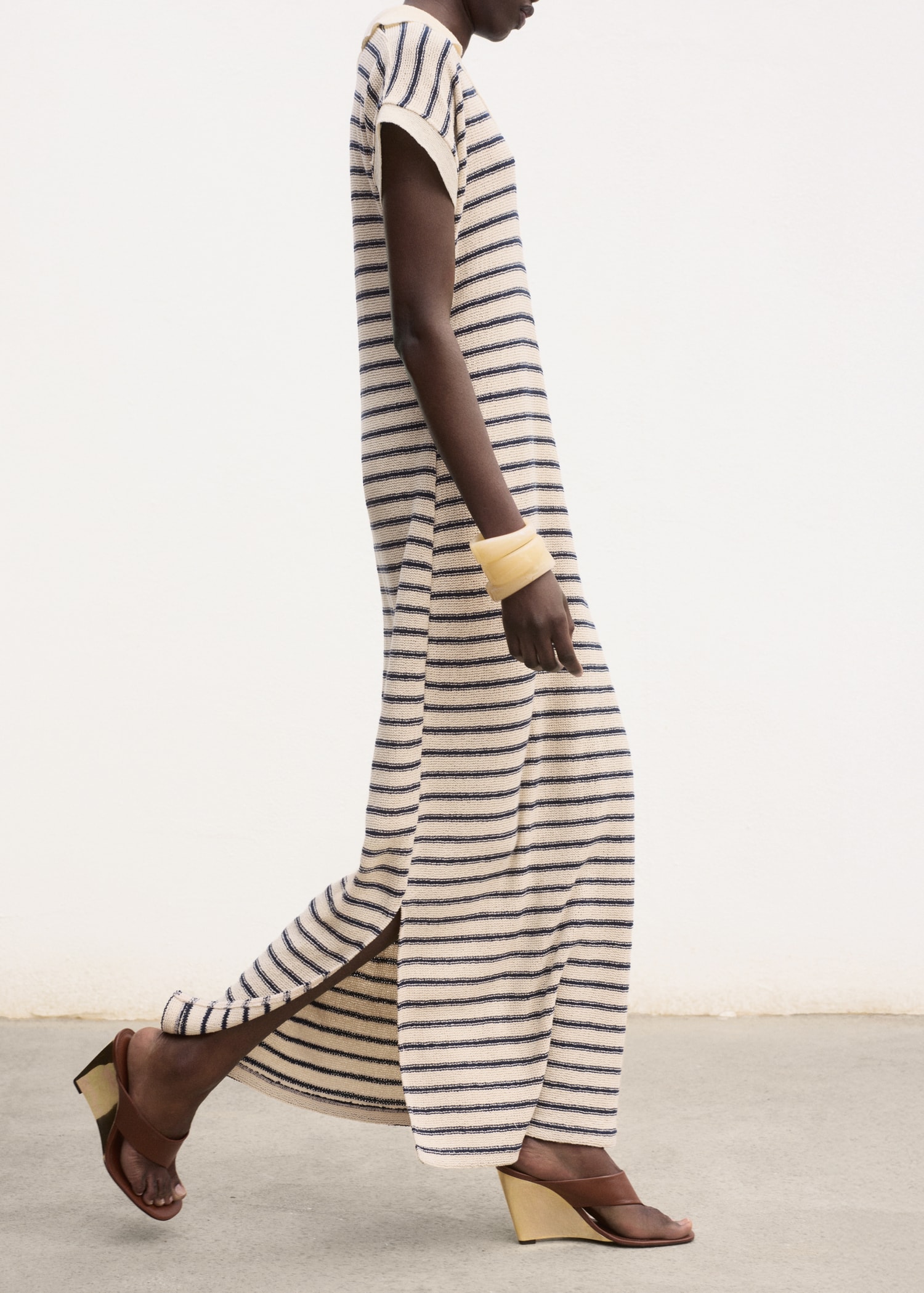 Long striped knitted dress - Details of the article 2