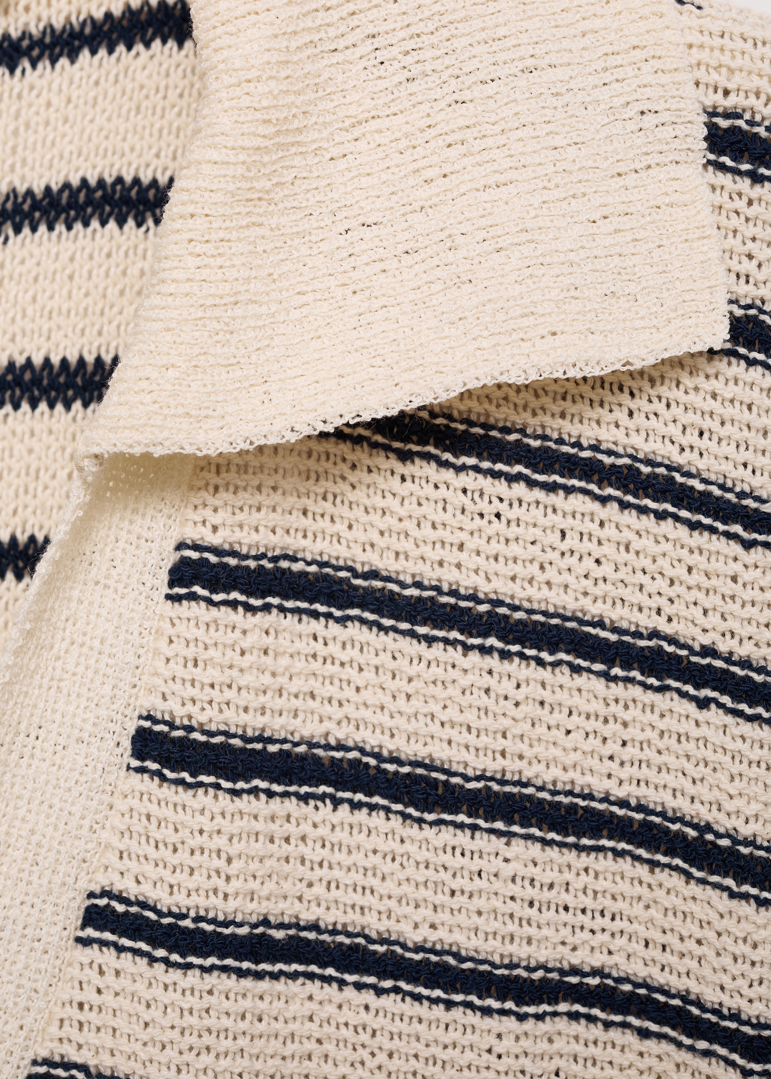Long striped knitted dress - Details of the article 8