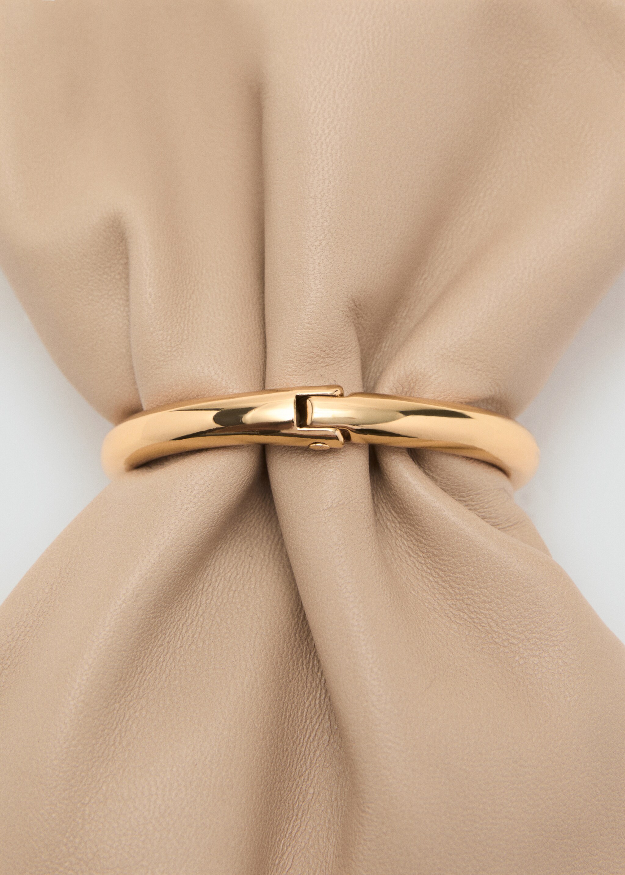 Leather sack-style bag with metallic detail - Details of the article 2