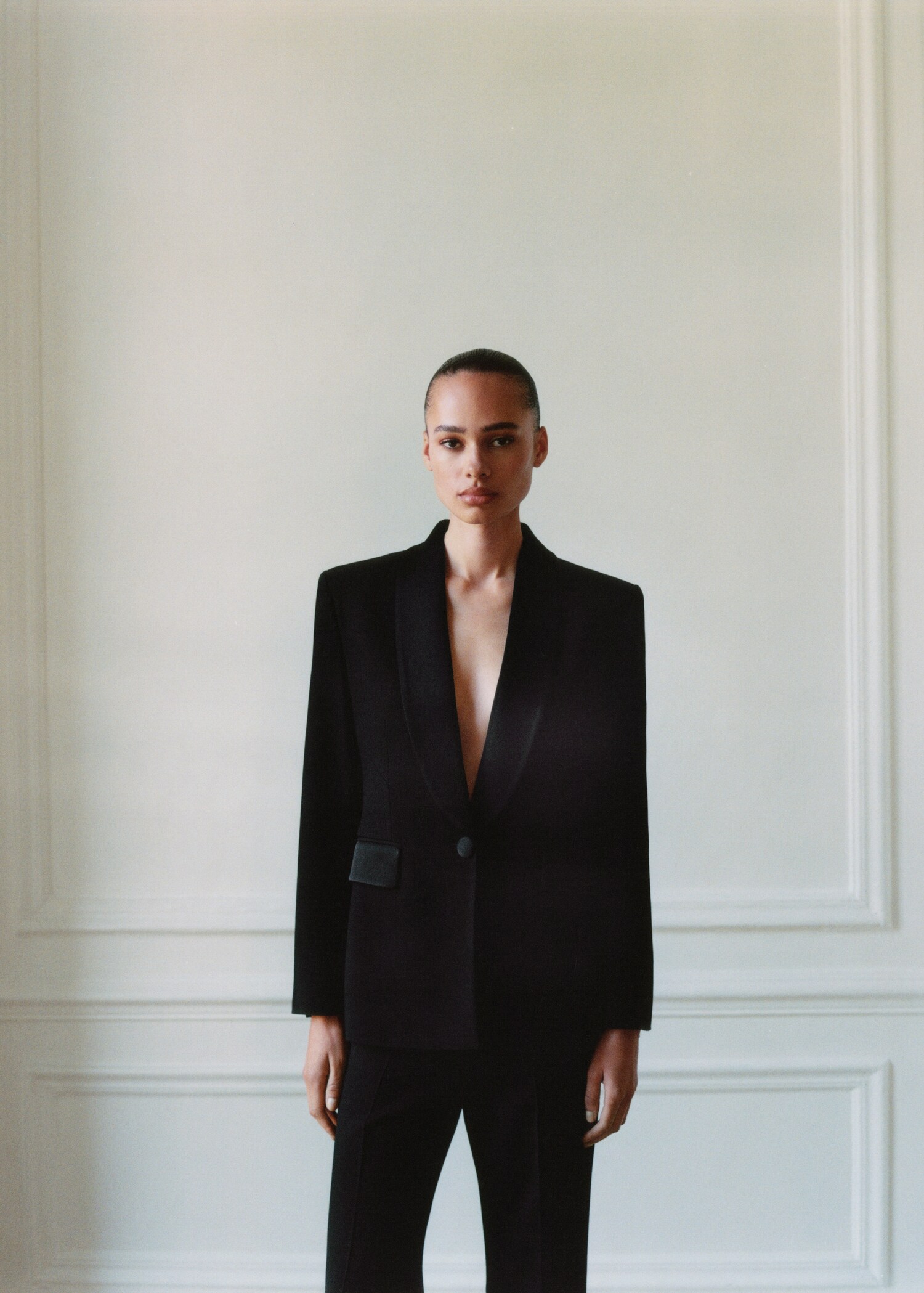 Blazer traje detalles satinados - Plano medio