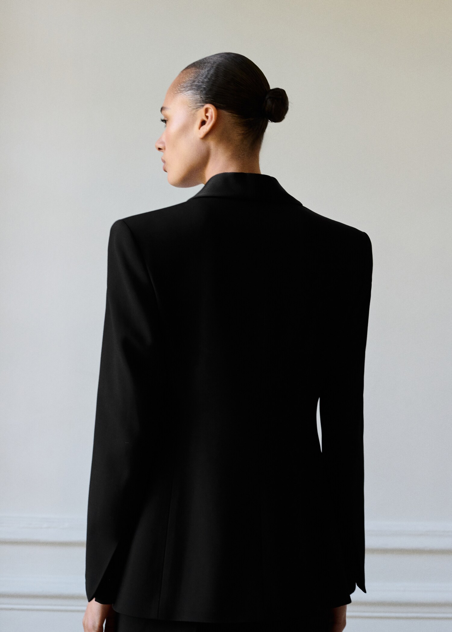 Blazer traje detalles satinados - Reverso del artículo