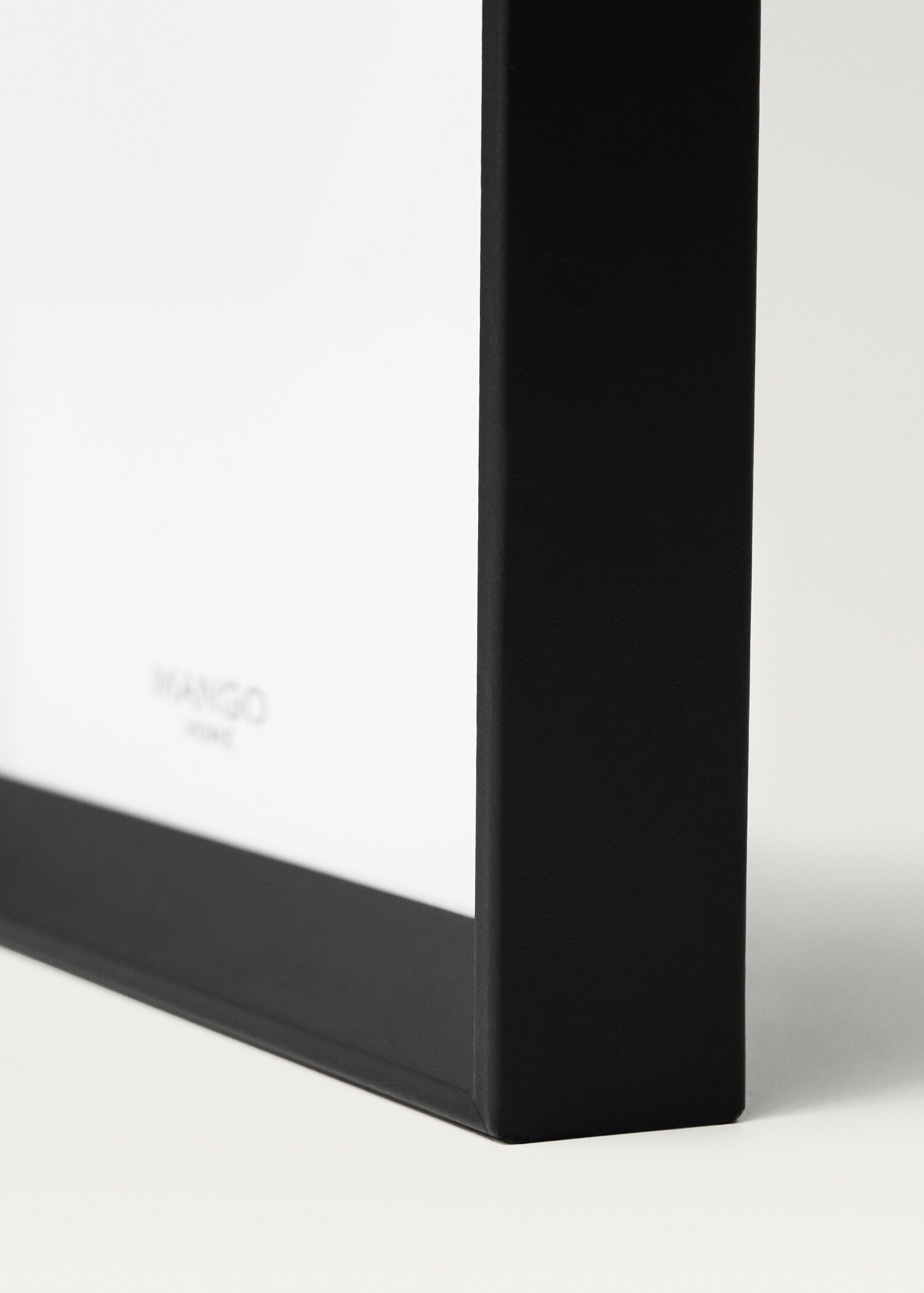 Large bevelled wood frame - Details of the article 3