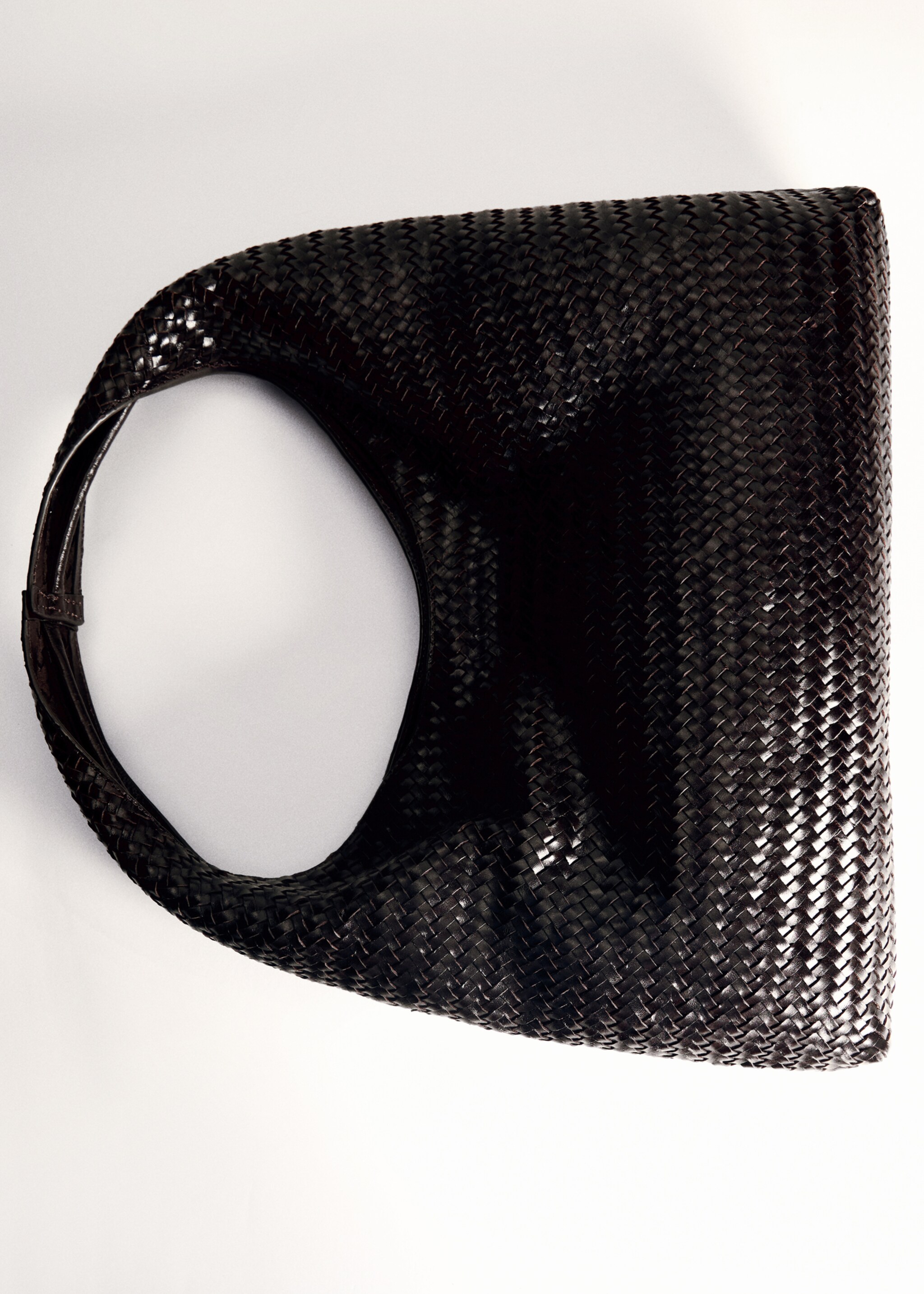 Braided leather shoulder bag - Details of the article 5