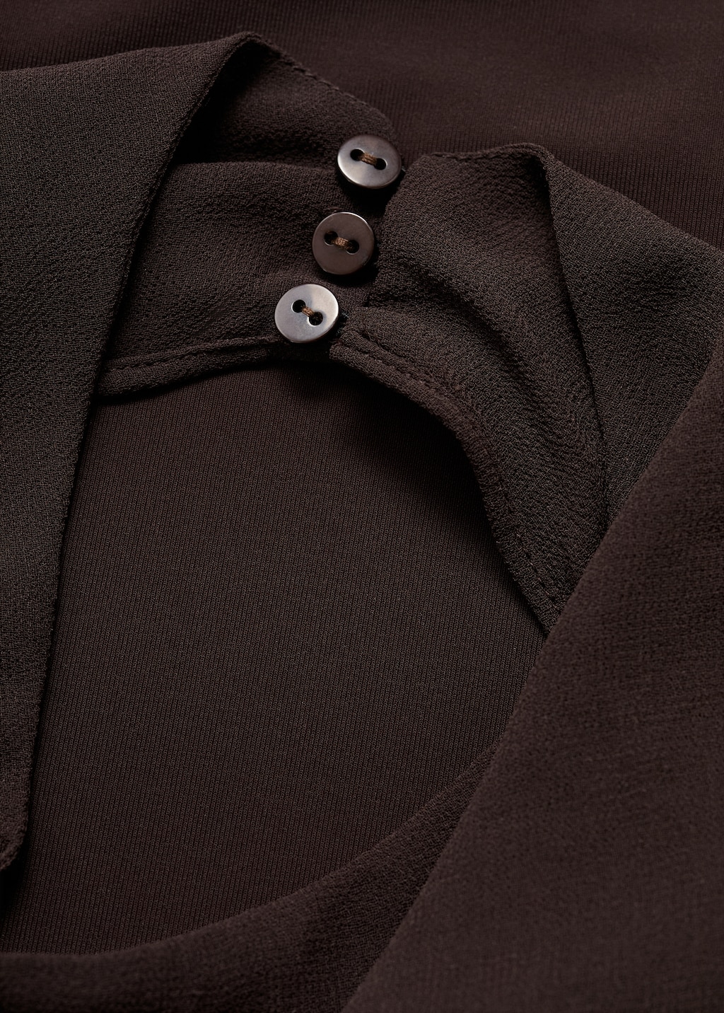 Puffy dress with draped neck