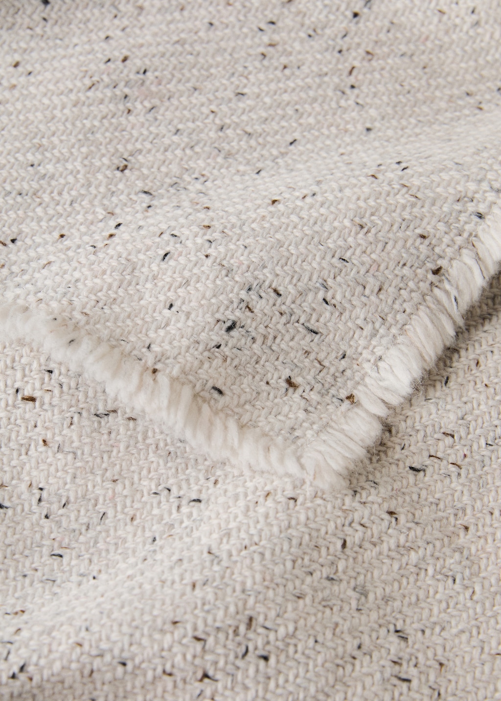 Melange knitted blanket