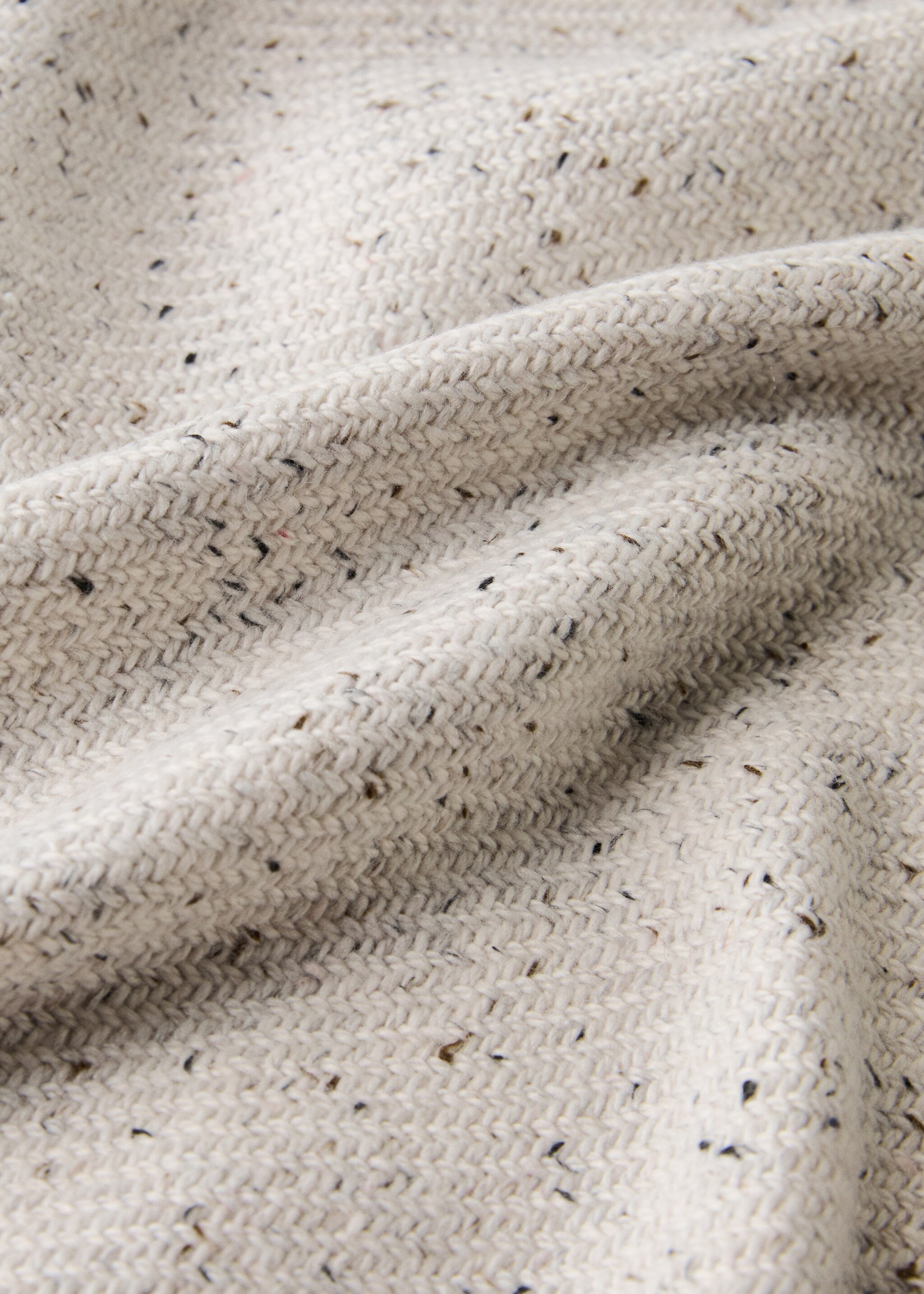Melange knit blanket - Details of the article 2, Sand. Ref: 17041270-00.