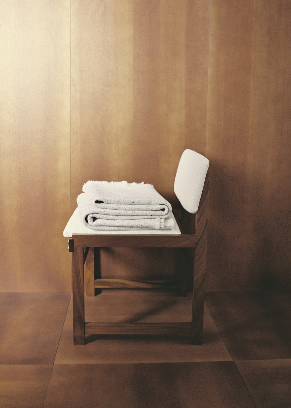 Melange knitted blanket