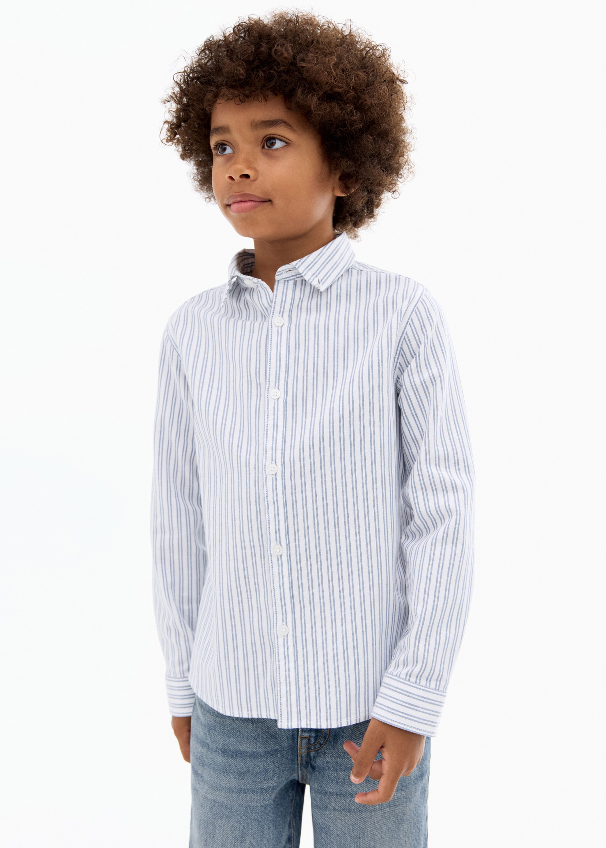 Camisa Oxford às riscas - Plano médio