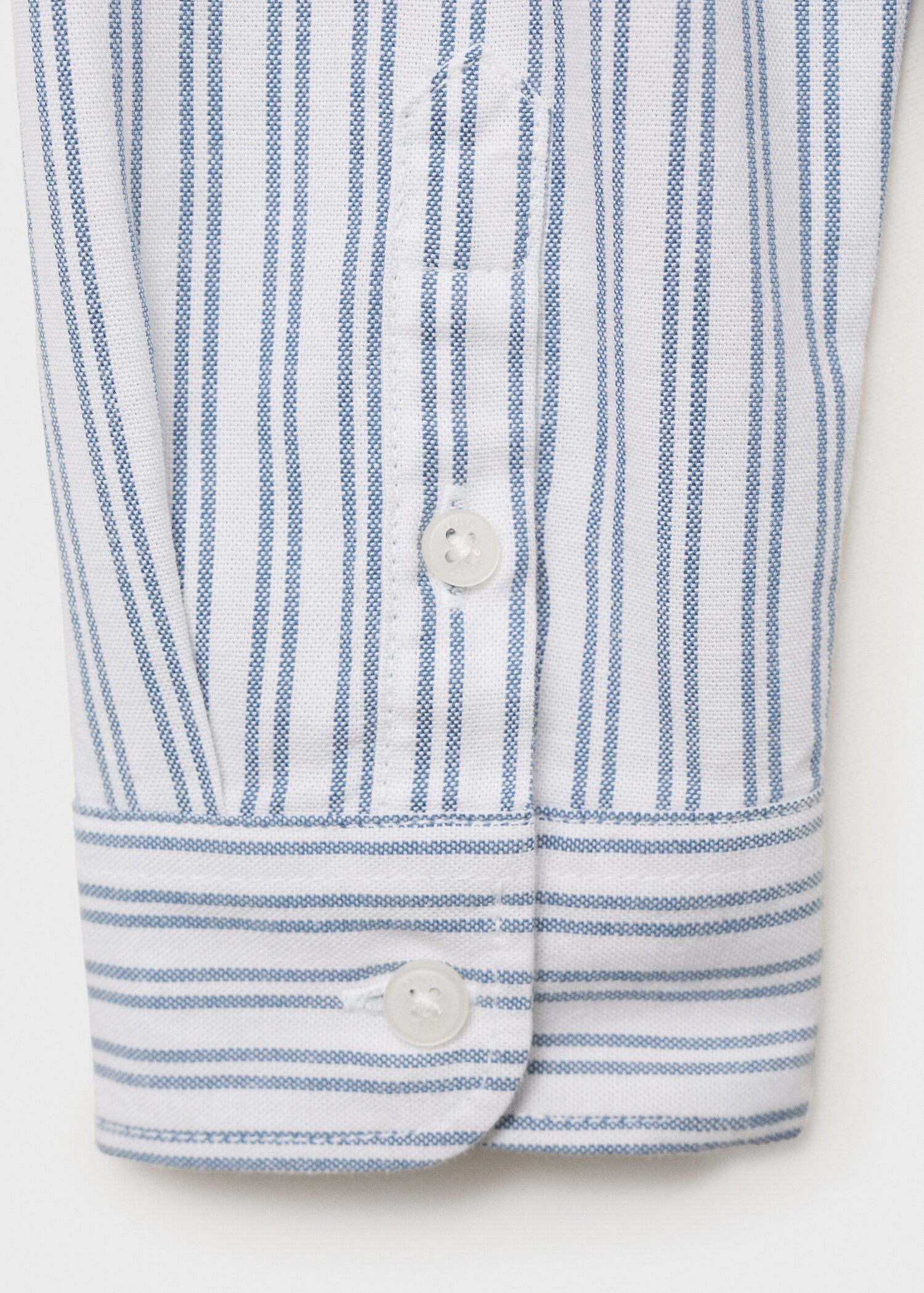Camisa Oxford às riscas - Pormenor do artigo 0