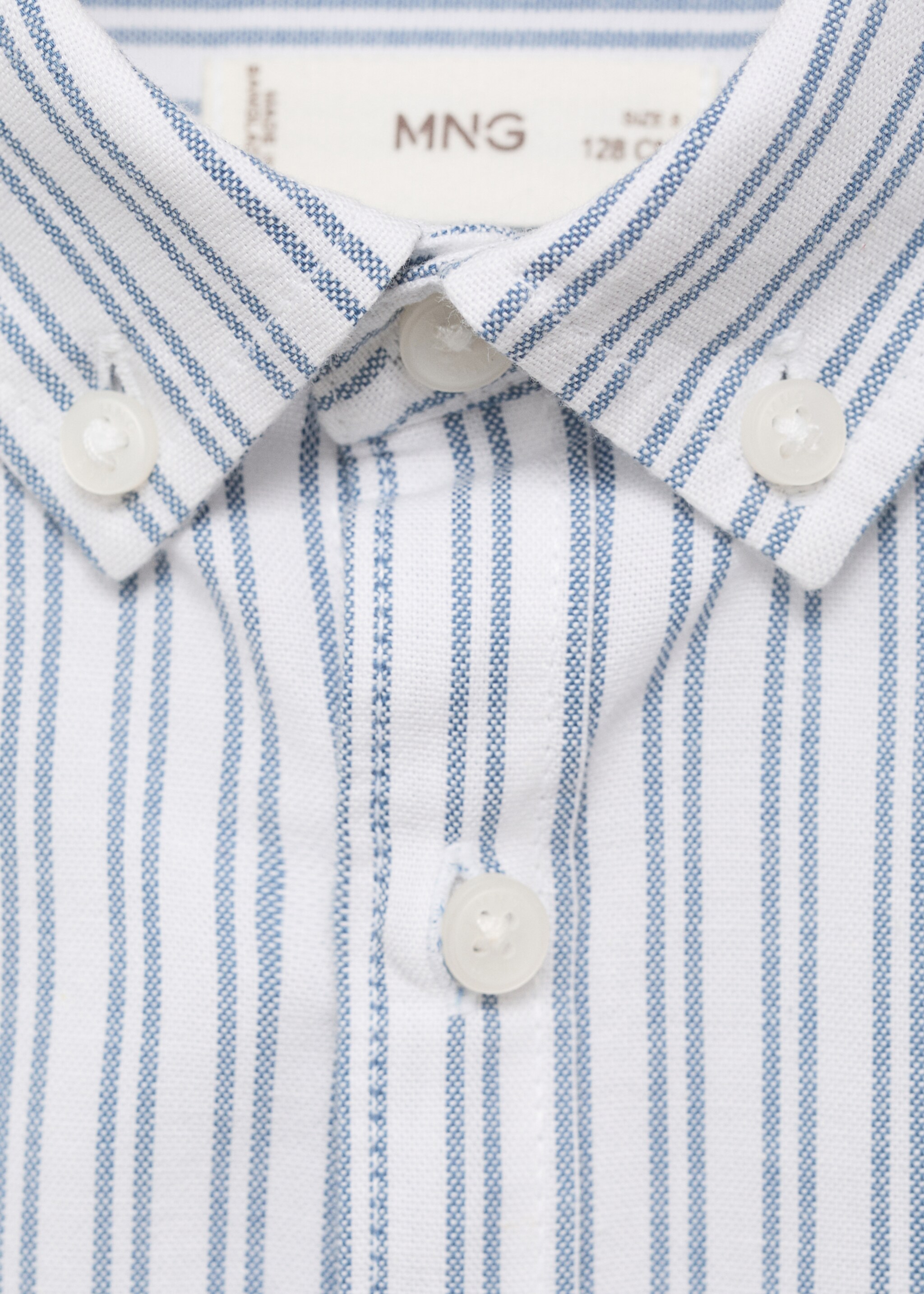 Camisa Oxford às riscas - Pormenor do artigo 8