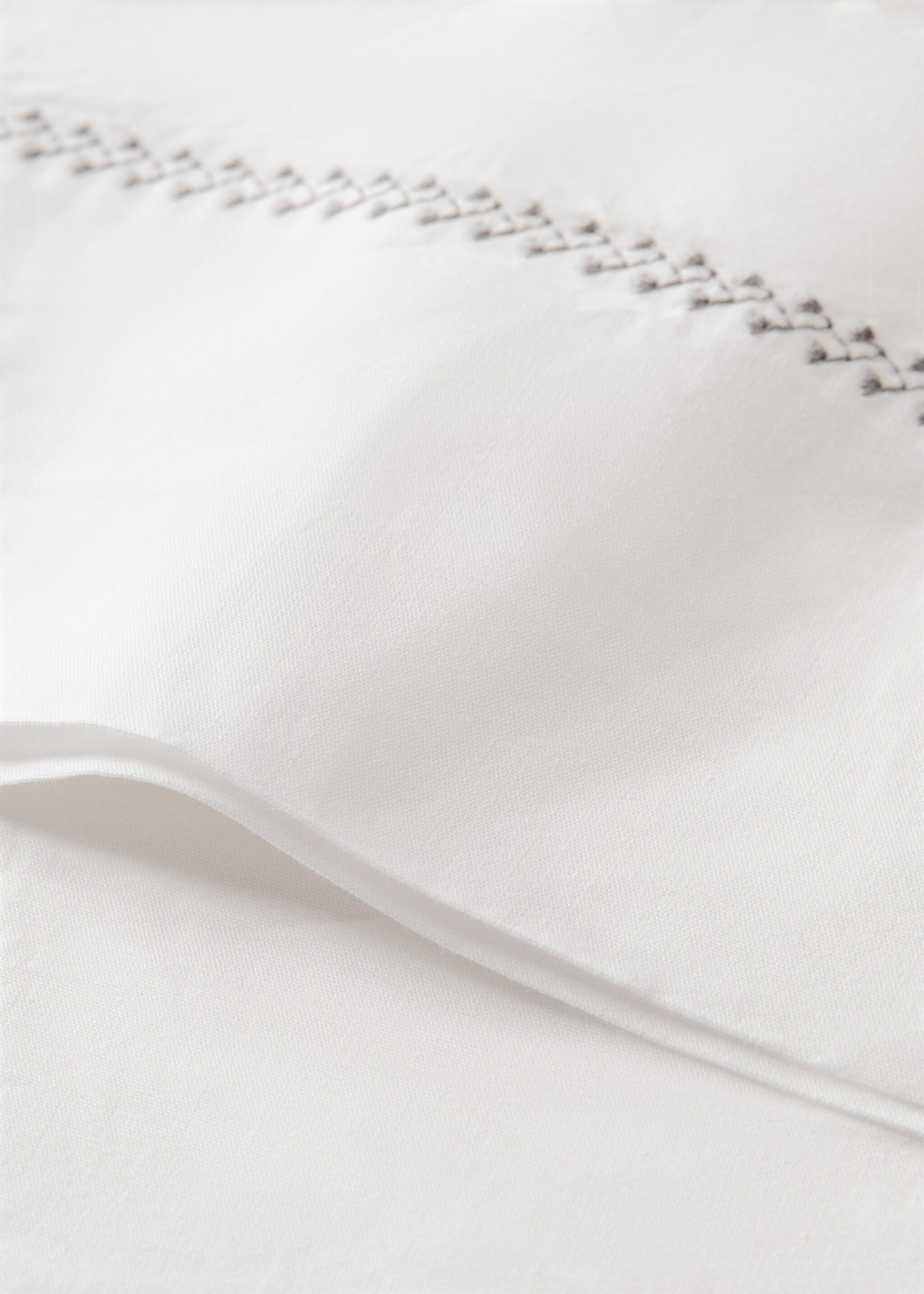 Washed percale cotton top sheet with zigzag stitching for 135/140 cm bed - Details of the article 1, Off White. Ref: 17041526-00.