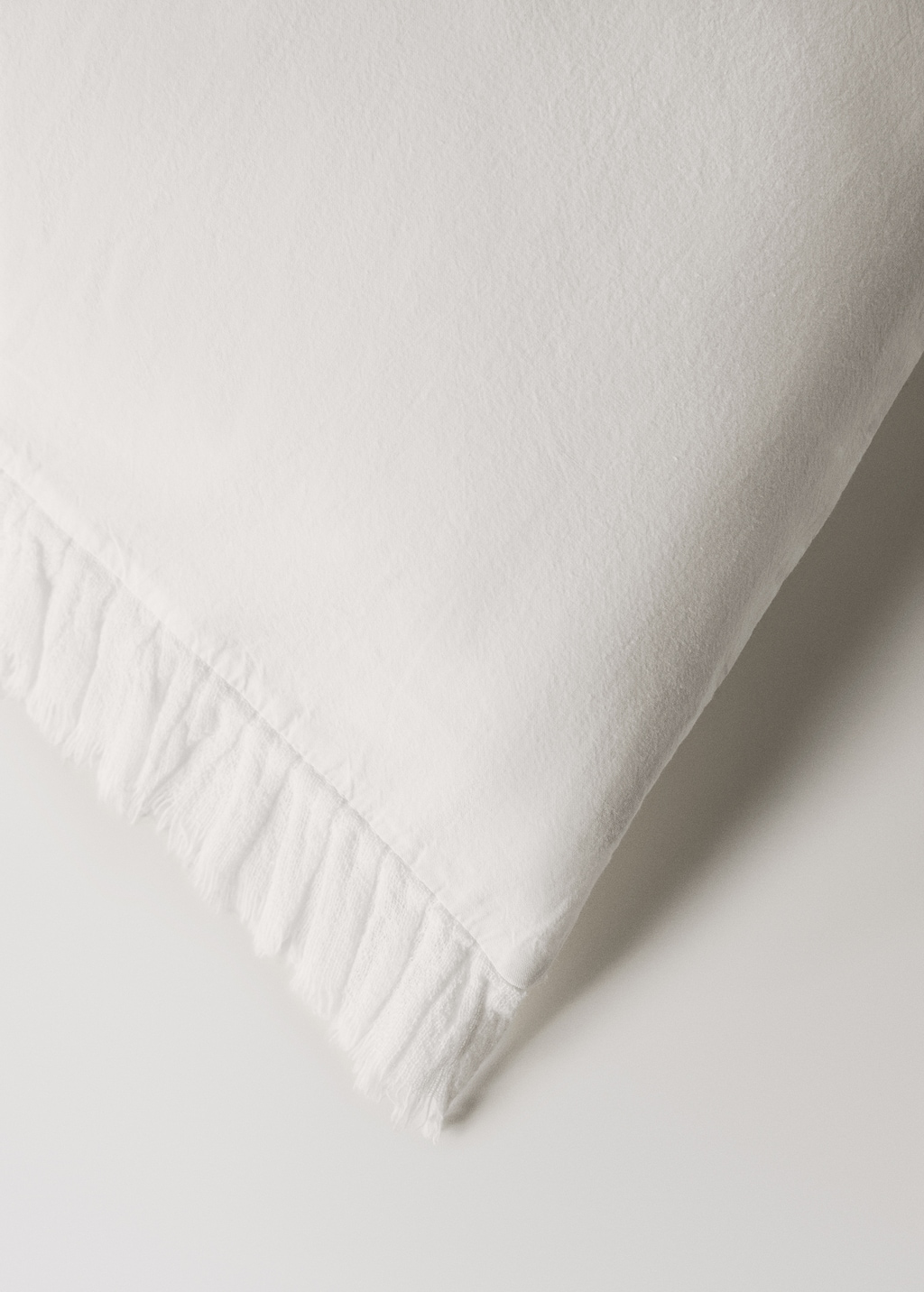 Two percale cotton pillowcases with gauze ruffle 50x75 cm