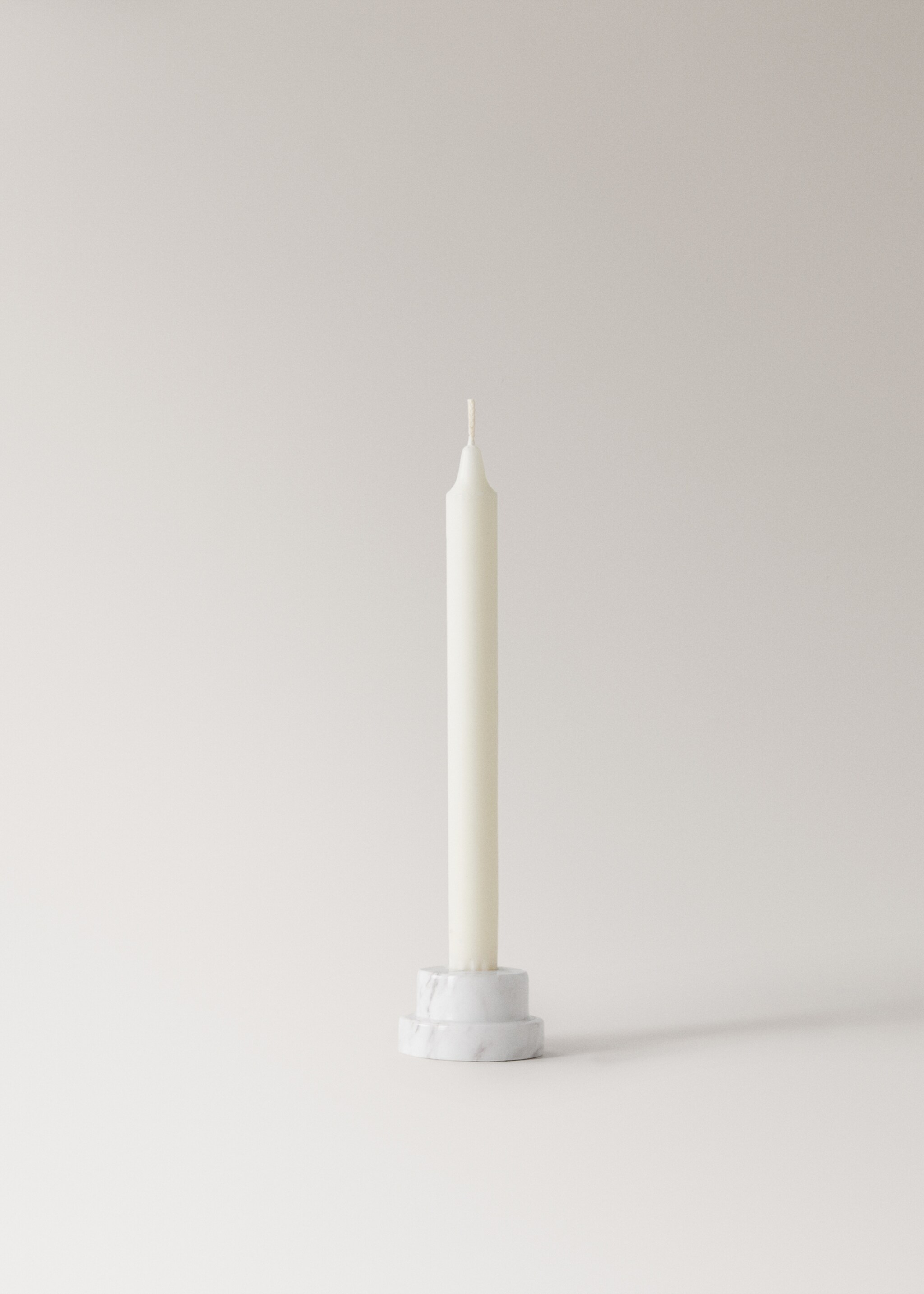Reversible marble low candleholder - Details of the article 2, White. Ref: 17041531-00.