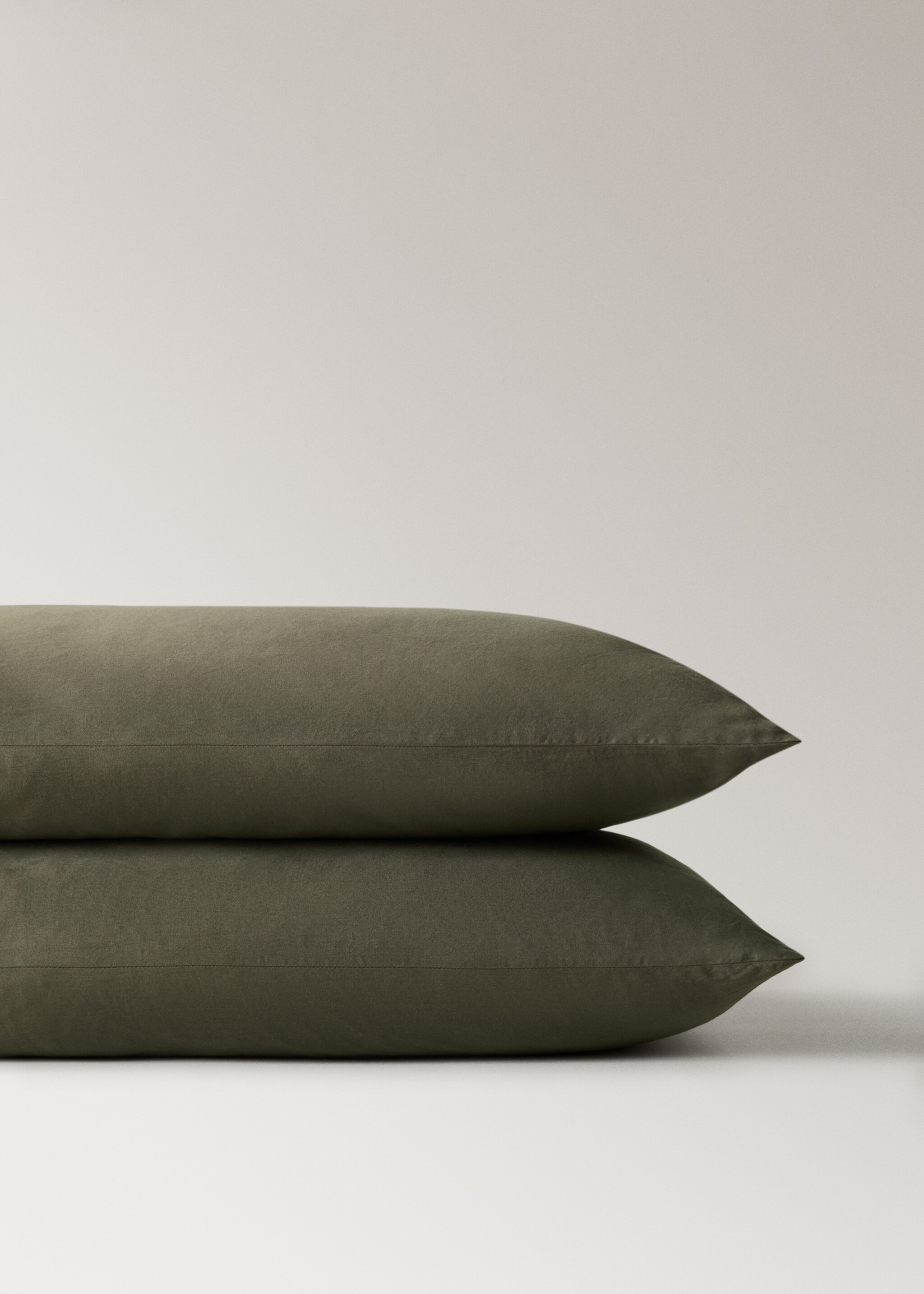 Two washed satin cotton pillowcases with double stitching 50x75 cm - Details of the article 1, Olive Green. Ref: 17041535-00.