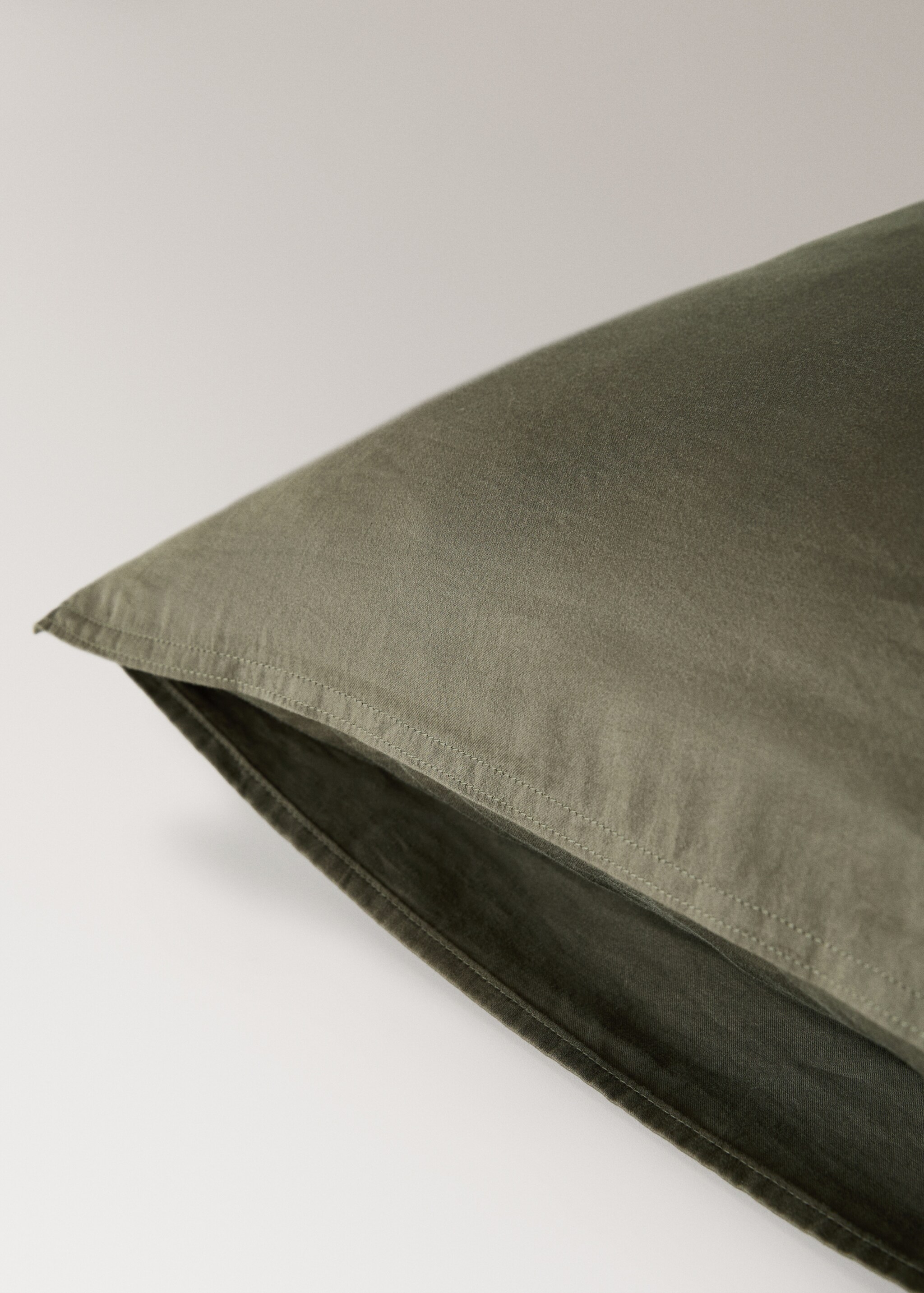 Two washed satin cotton pillowcases with double stitching 50x75 cm - Details of the article 2, Olive Green. Ref: 17041535-00.