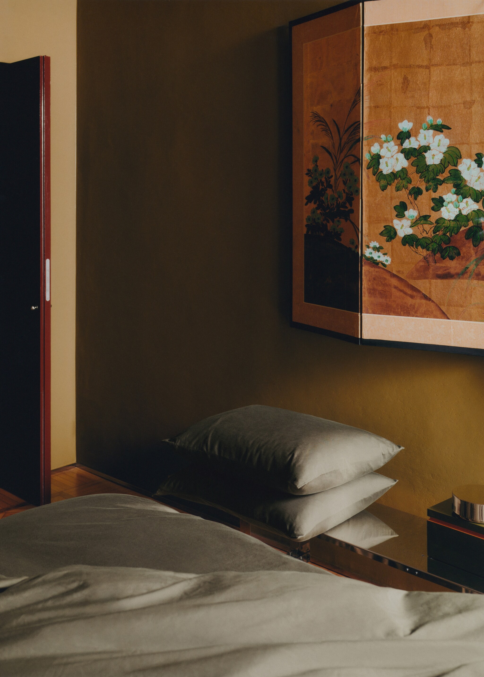 Two washed satin cotton pillowcases with double stitching 50x75 cm - Details of the article 6, Olive Green. Ref: 17041535-00.