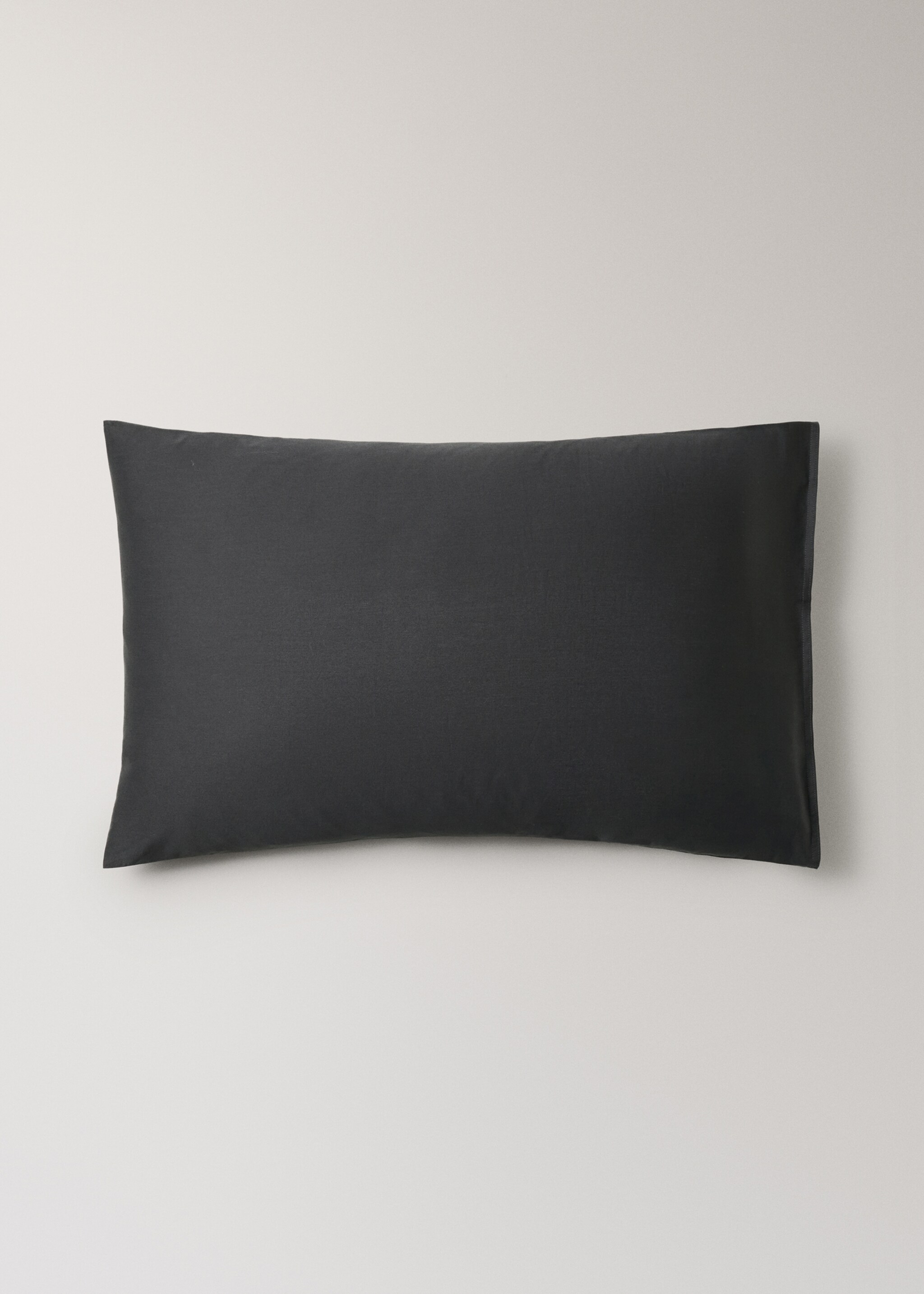 Two washed satin cotton pillowcases with double stitching 50x75 cm - Article without model, Charcoal. Ref: 17041535-00.