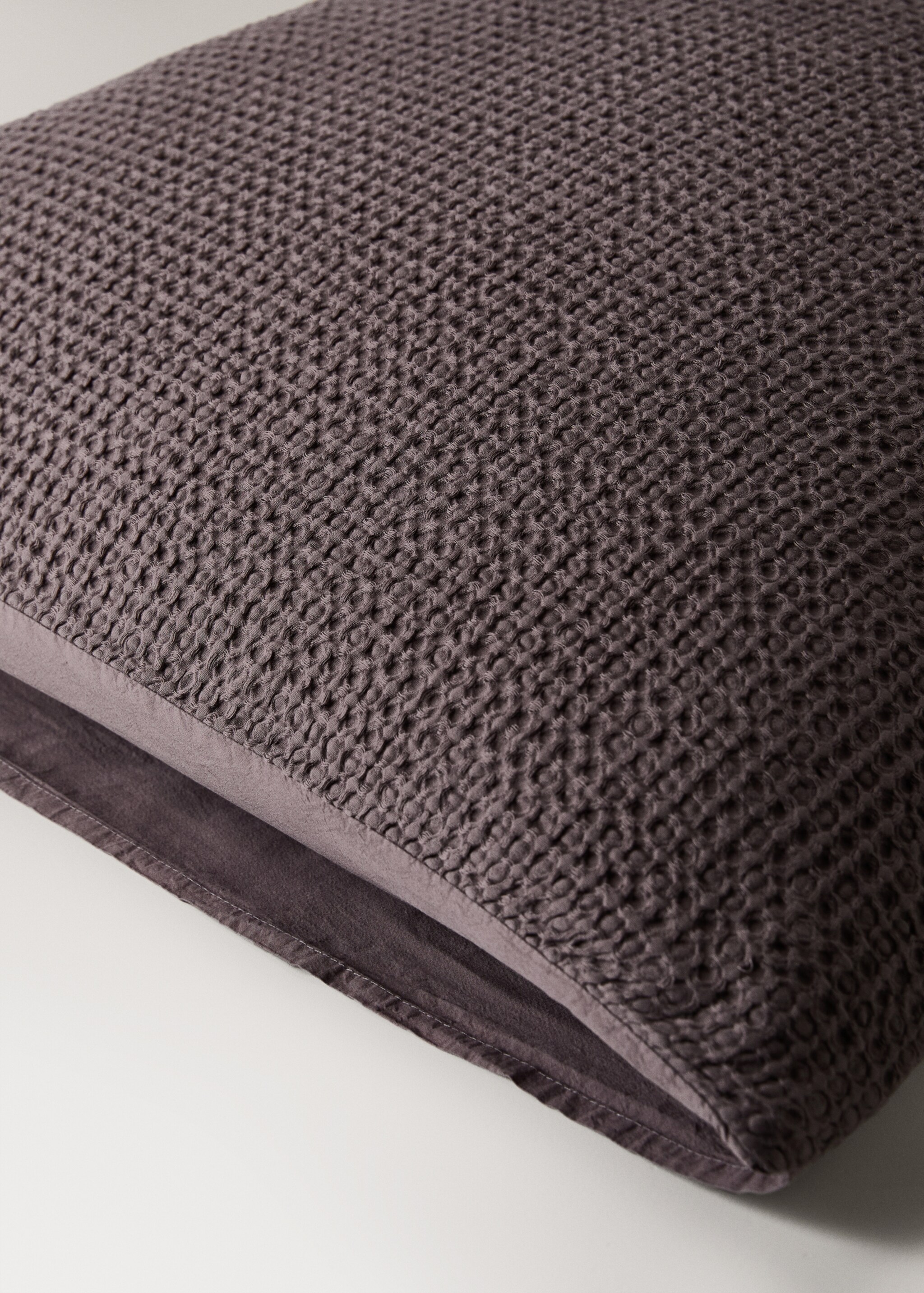 Dva povlaky na polštáře z bavlněného perkálu s vaflovou texturou 50x75 cm - Detail zboží 2, Ostružina. Ref: 17041547-00.