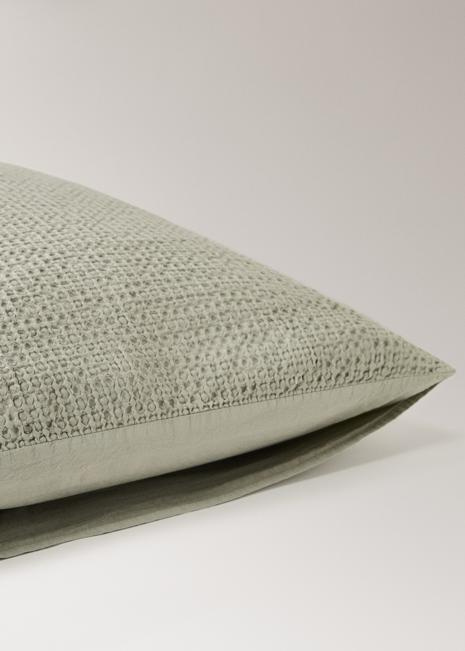 Two cotton waffle percale pillowcases 60x60 cm - Details of the article 2