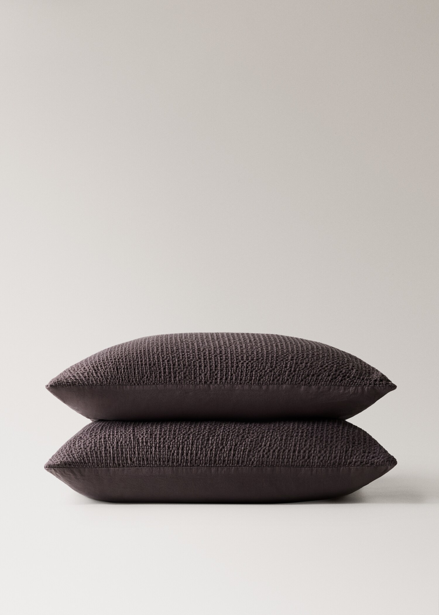 Two cotton waffle percale pillowcases 60x60 cm - Details of the article 1