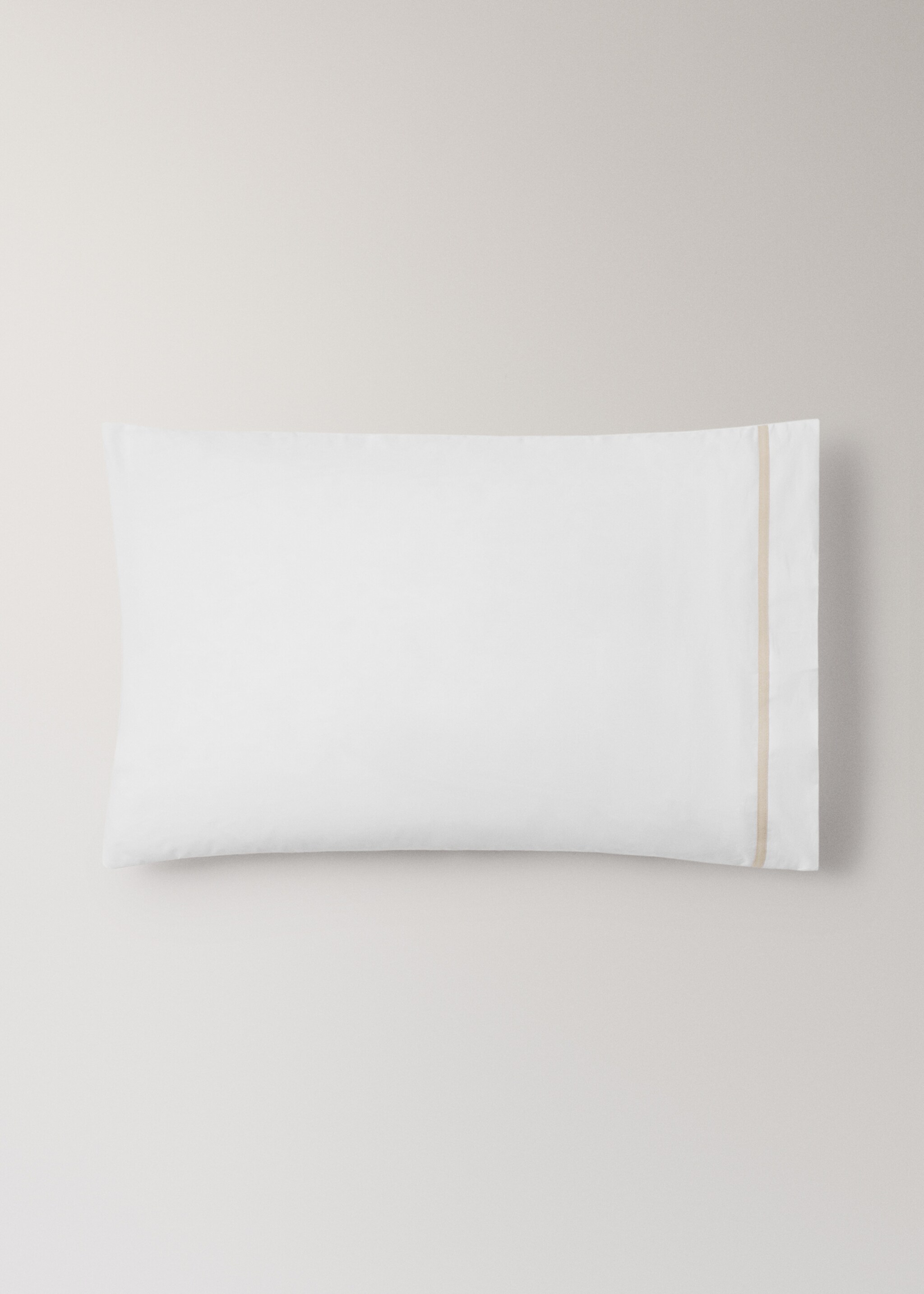 Deux taies d'oreiller percale de coton 200 fils 50 x 75 cm - Article sans modèle, Beige. Ref: 17041550-00.