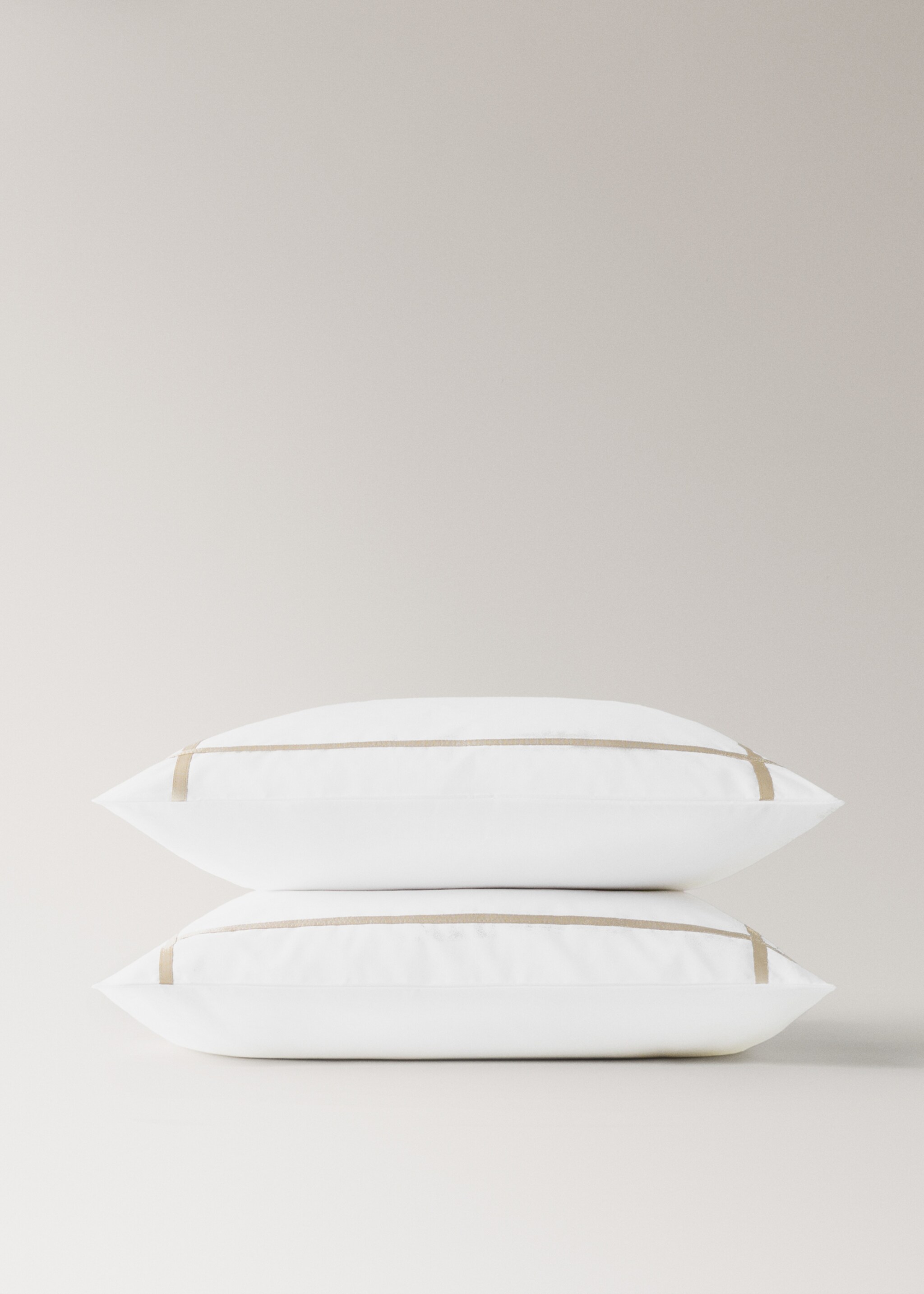 Dues fundes coixí cotó percala 200 fils 60x60 cm - Detall de l'article 1, Beige. Ref: 17041551-00.