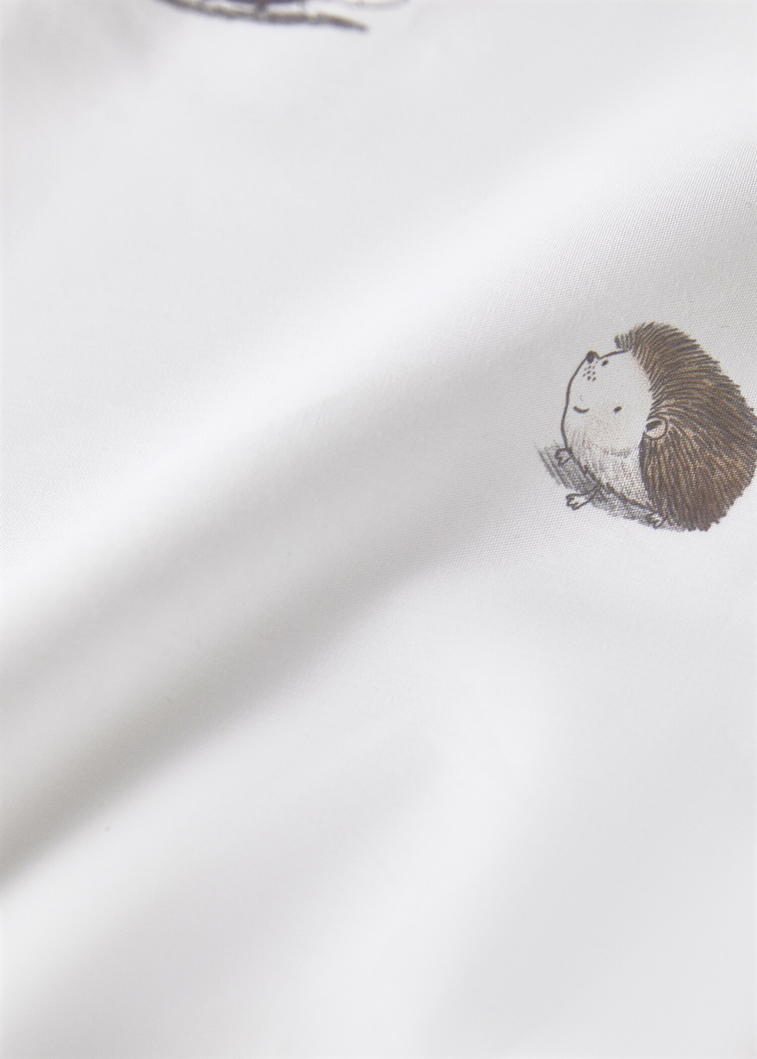 Children's fitted sheet in cotton percale with hedgehog print for a 90 cm bed - Details of the article 2