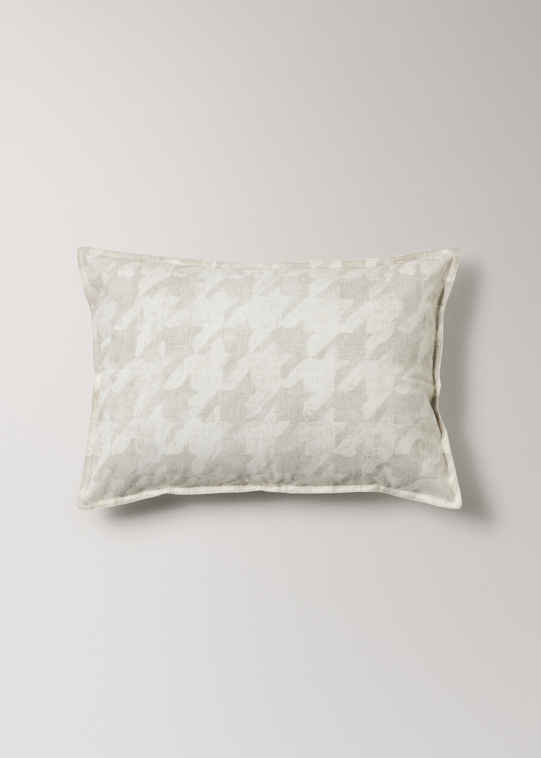 Houndstooth-print cushion cover - Article without model, Light/Pastel Brown. Ref: 17041584-00.