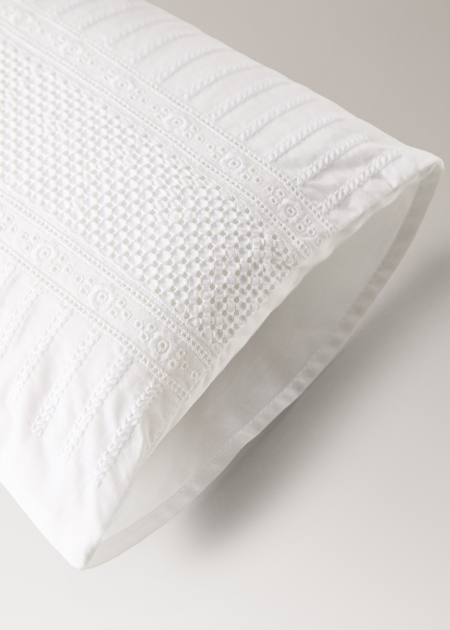 Housse de coussin enfant en coton avec broderies 20x30 cm - Détail de l'article 2