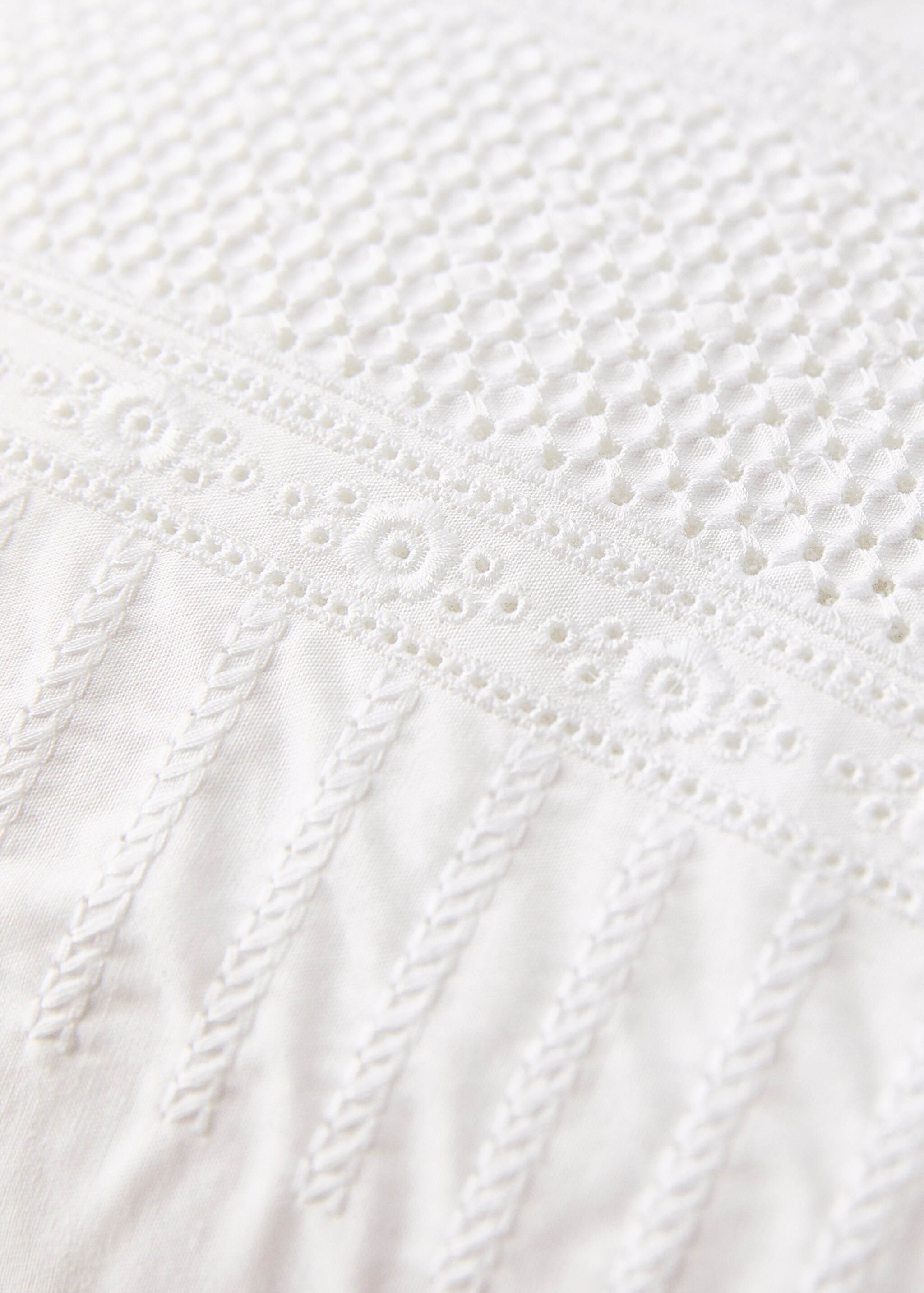 Housse de coussin enfant en coton avec broderies 20x30 cm - Détail de l'article 3, Blanc. Ref: 17041587-00.