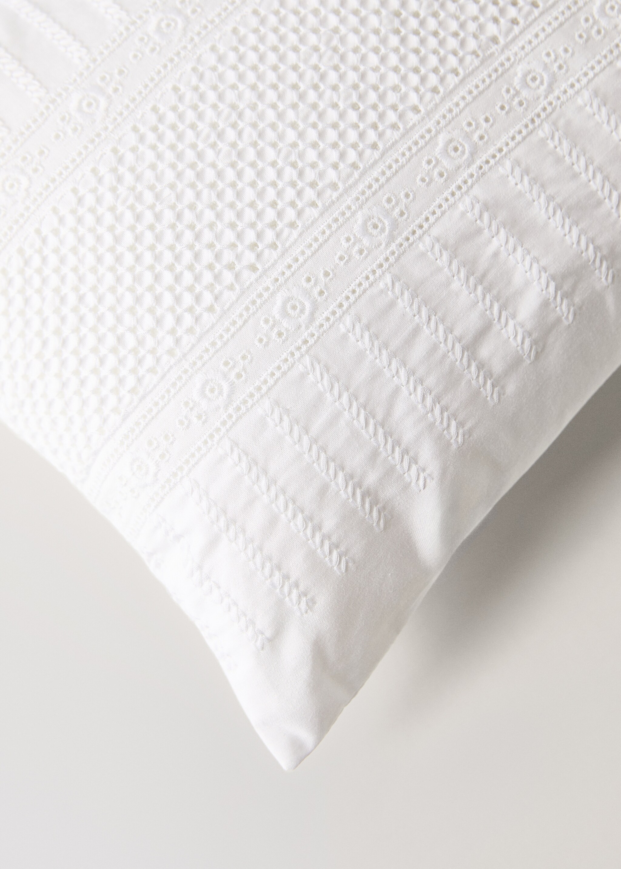 Housse de coussin enfant en coton avec broderies 20x30 cm - Détail de l'article 5, Blanc. Ref: 17041587-00.