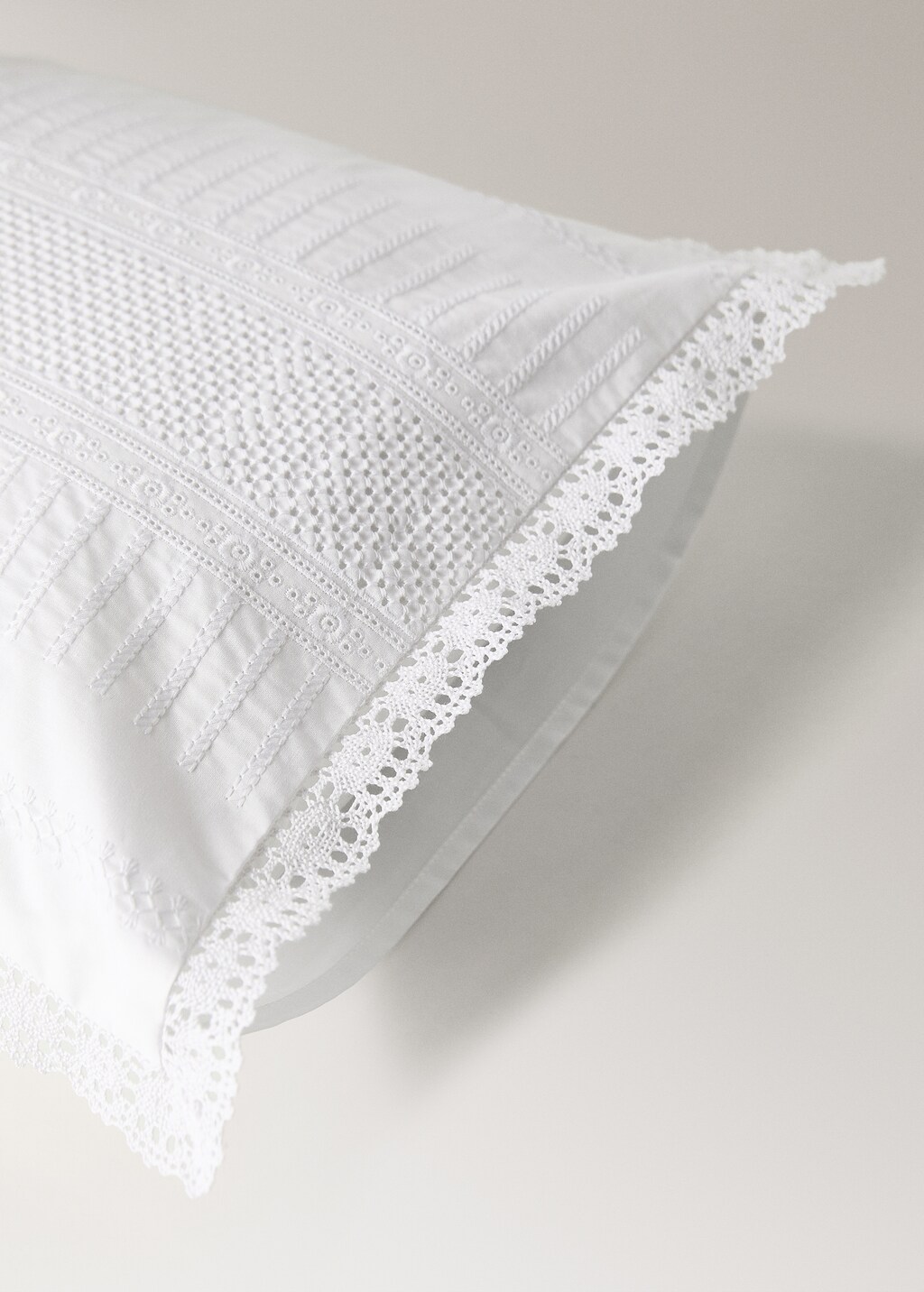 Children's embroidered cotton cushion cover 30x40 cm