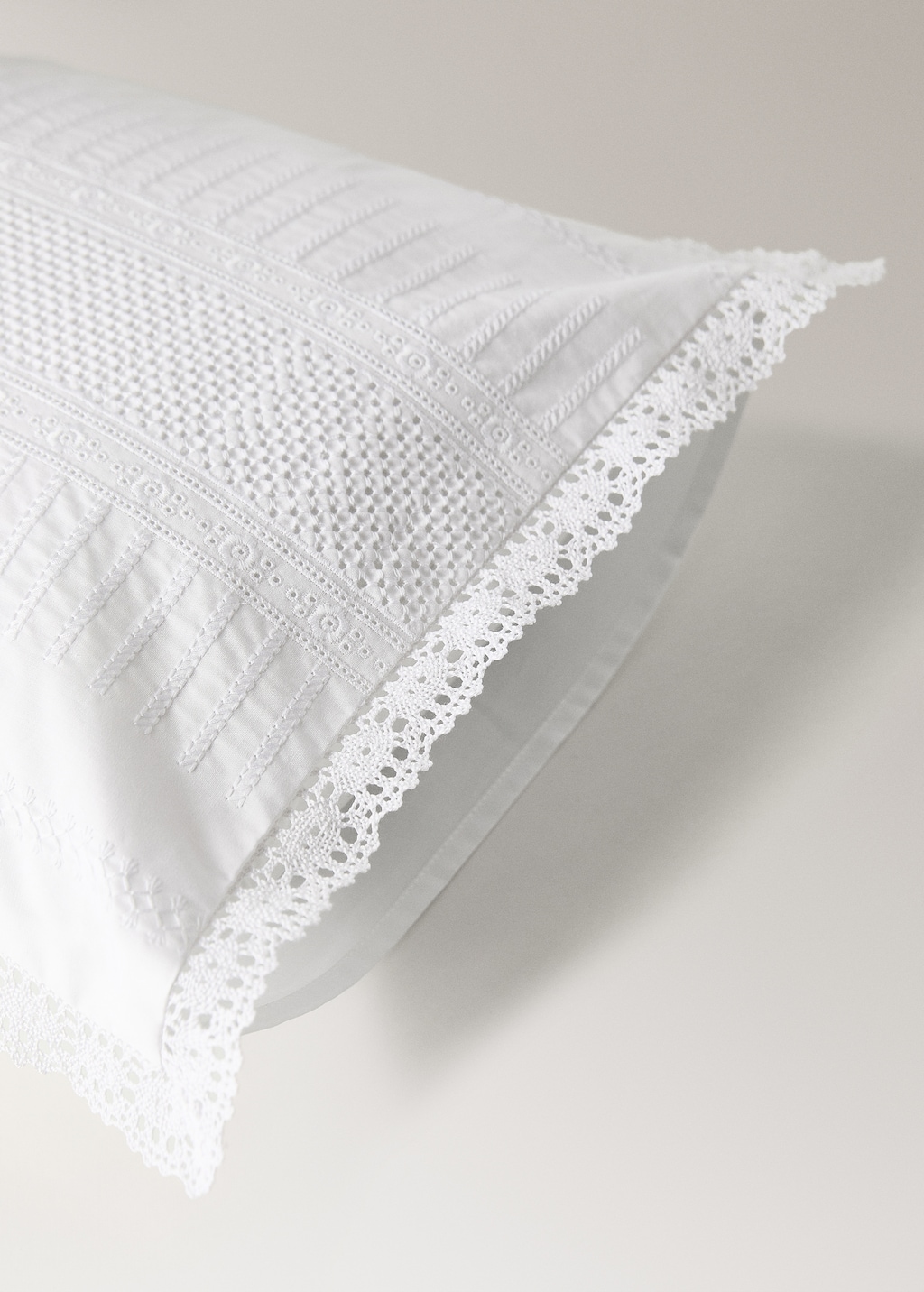 Children's embroidered cotton cushion cover 30x40 cm