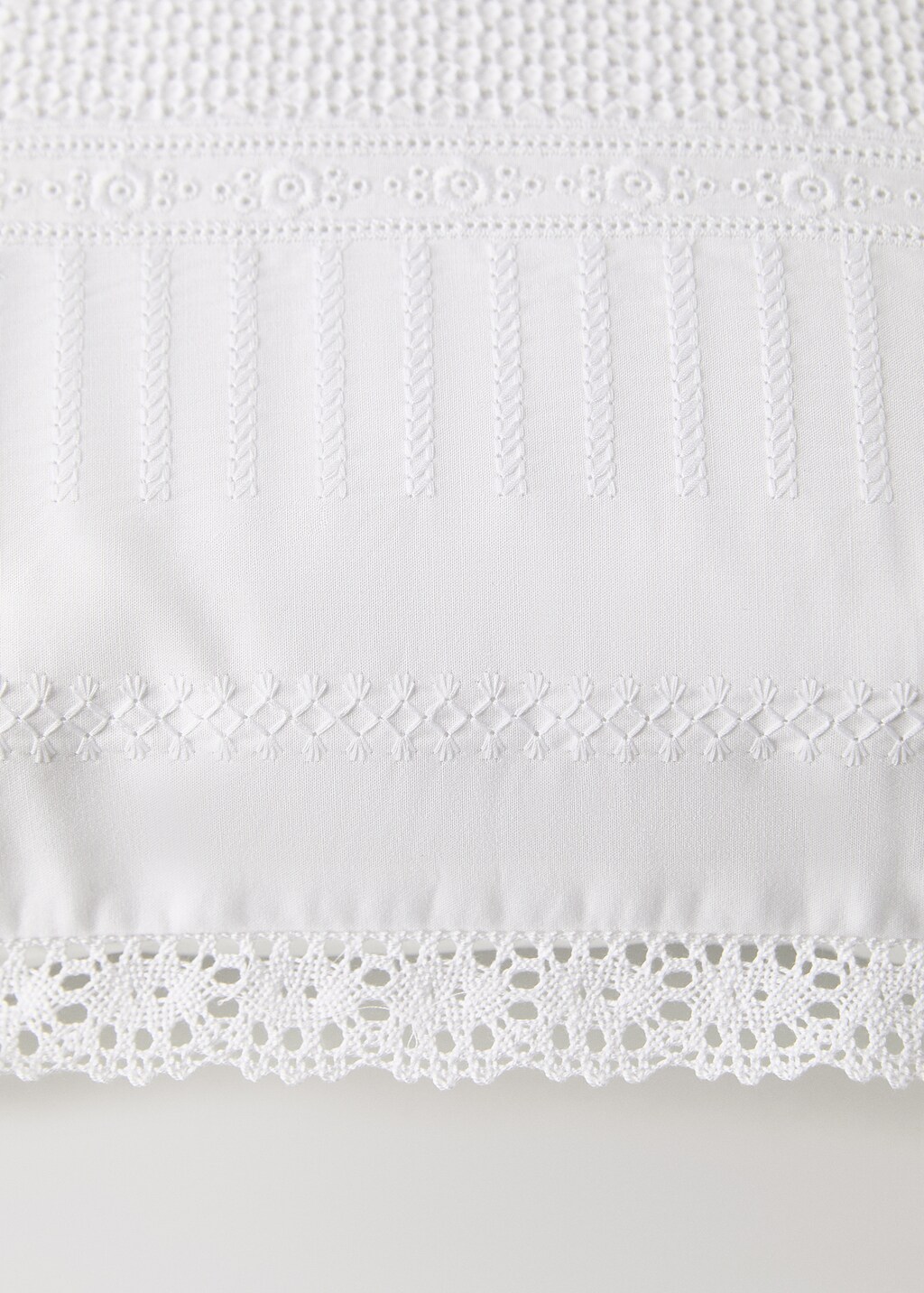 Children's embroidered cotton cushion cover 30x40 cm