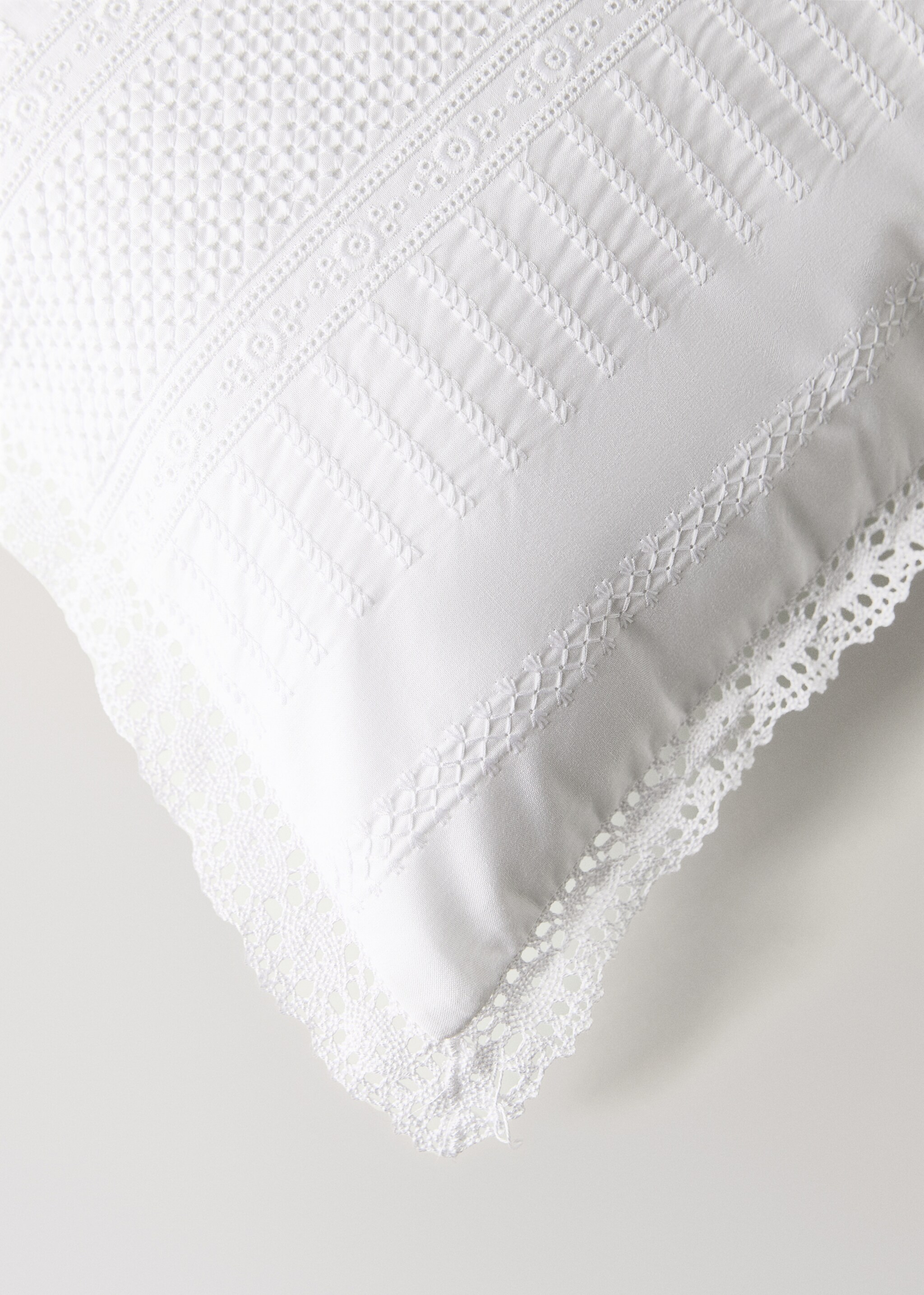 Housse de coussin enfant en coton brodé 30x40 cm - Détail de l'article 5, Blanc. Ref: 17041588-00.